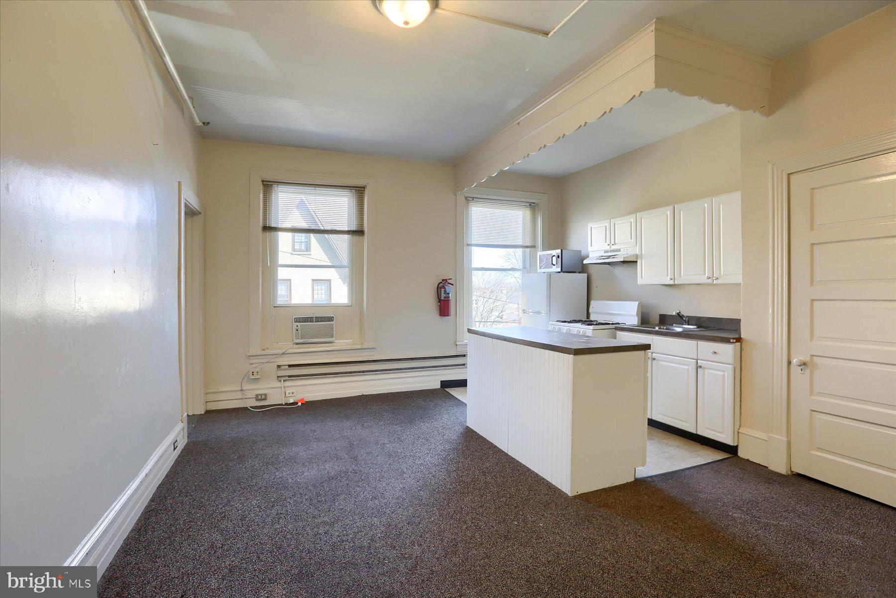 COLLEGE HILL - Commercial Sale