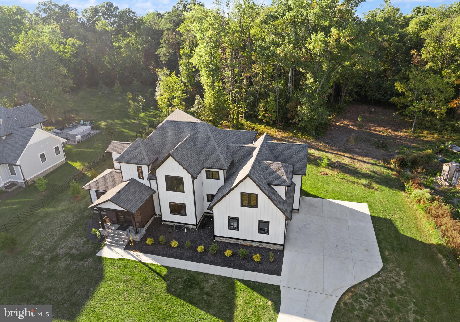 CENTREVILLE FARMS - Residential