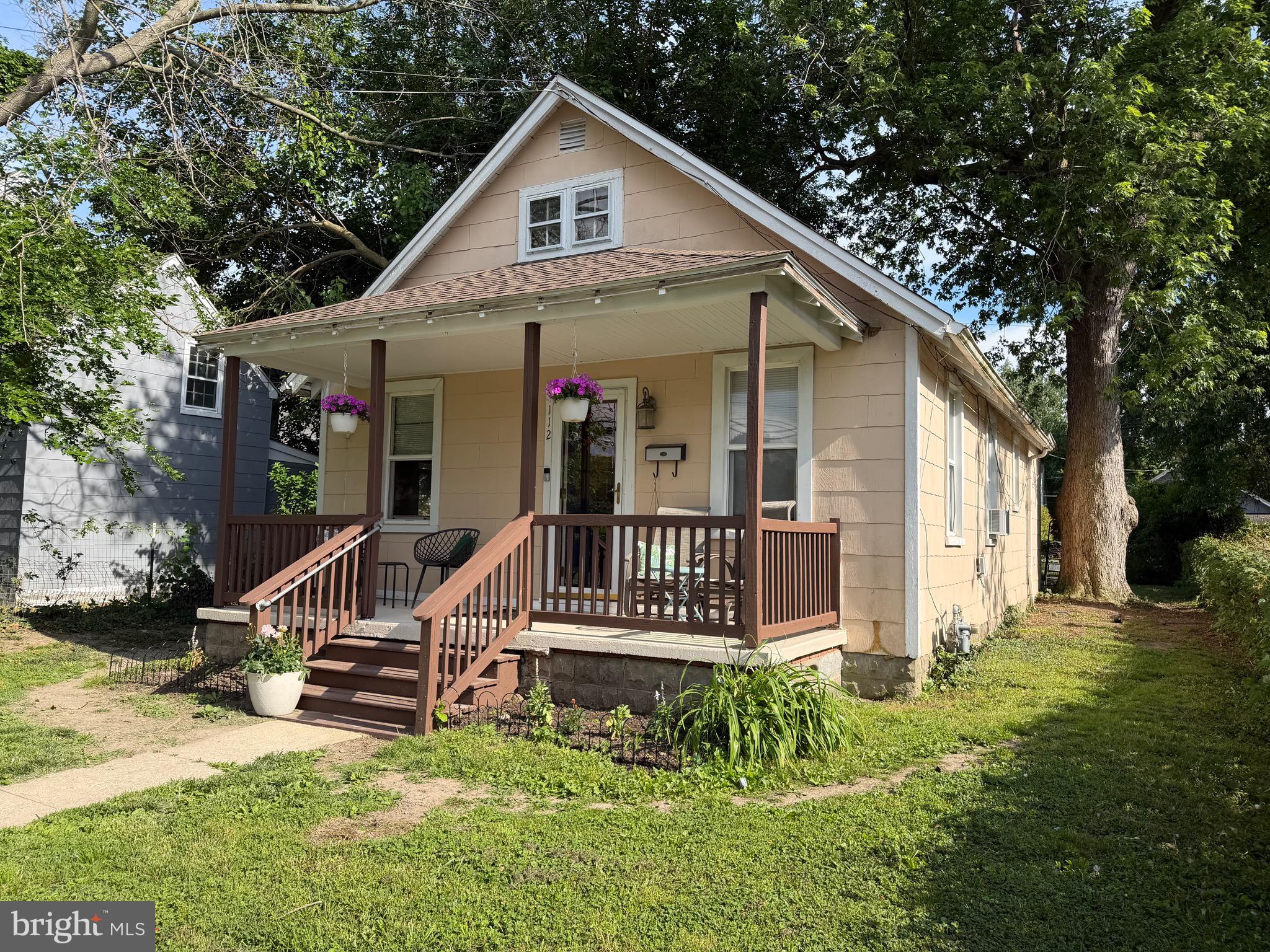 Affordable home in Historic Easton, MD. You can own this home for what it would take to rent a home. Call me for info on loan programs and first time buyer incentives.