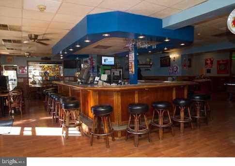 PORT RICHMOND - Commercial Sale