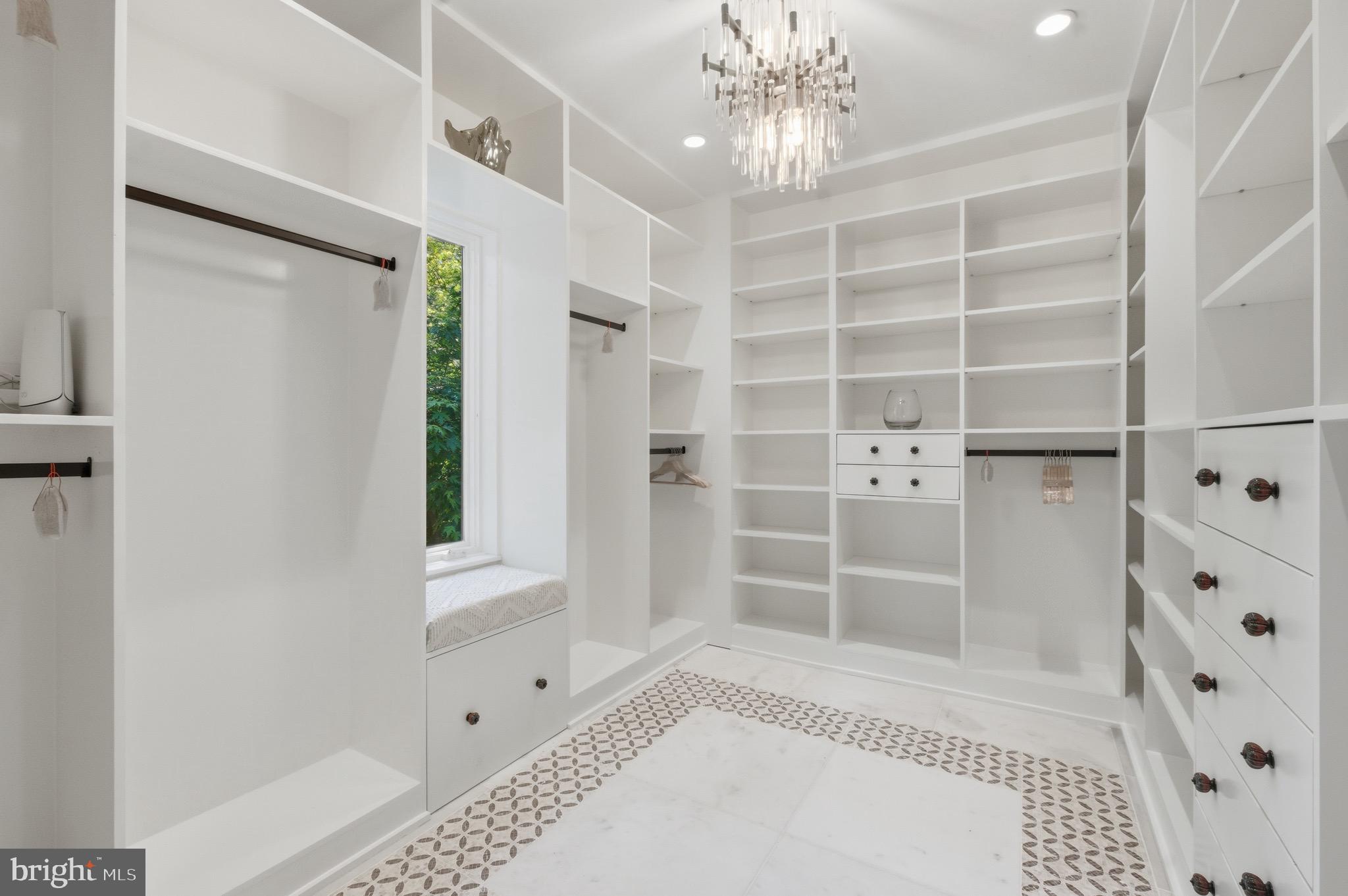 CHESTERBROOK - Residential