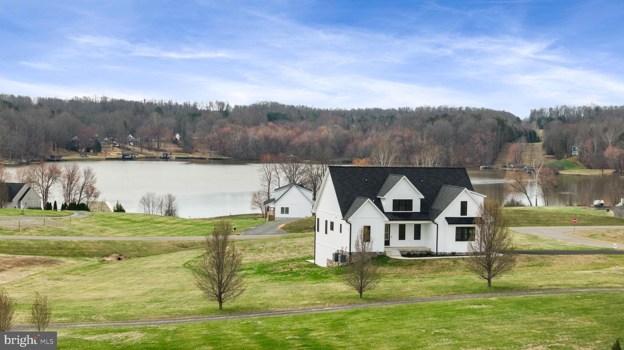 LANDS END ON LAKE ANNA - Residential