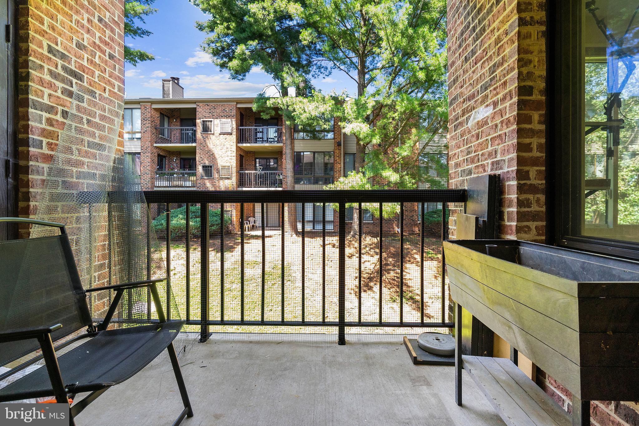 FARMINGDALE - Residential