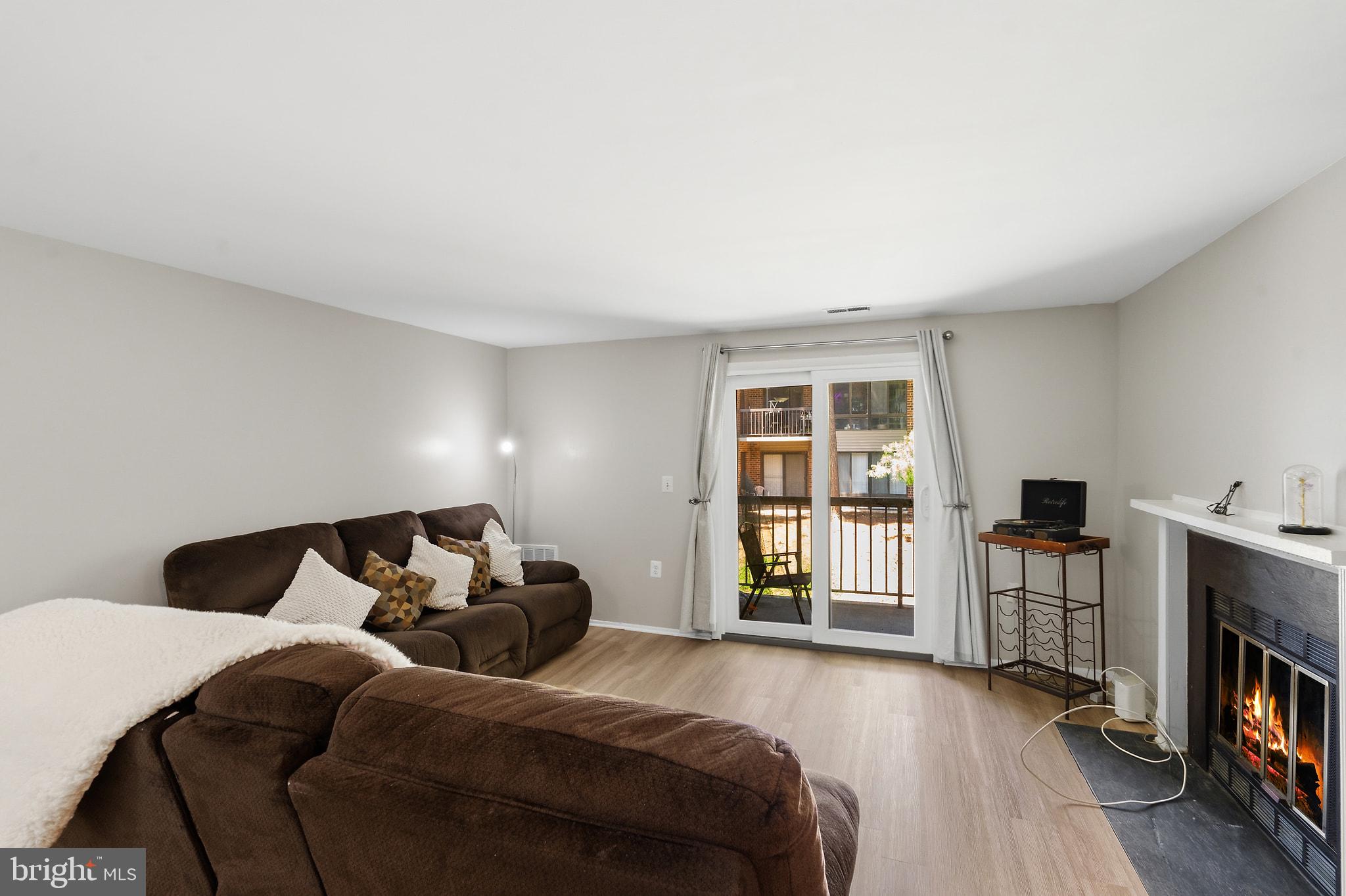 FARMINGDALE - Residential