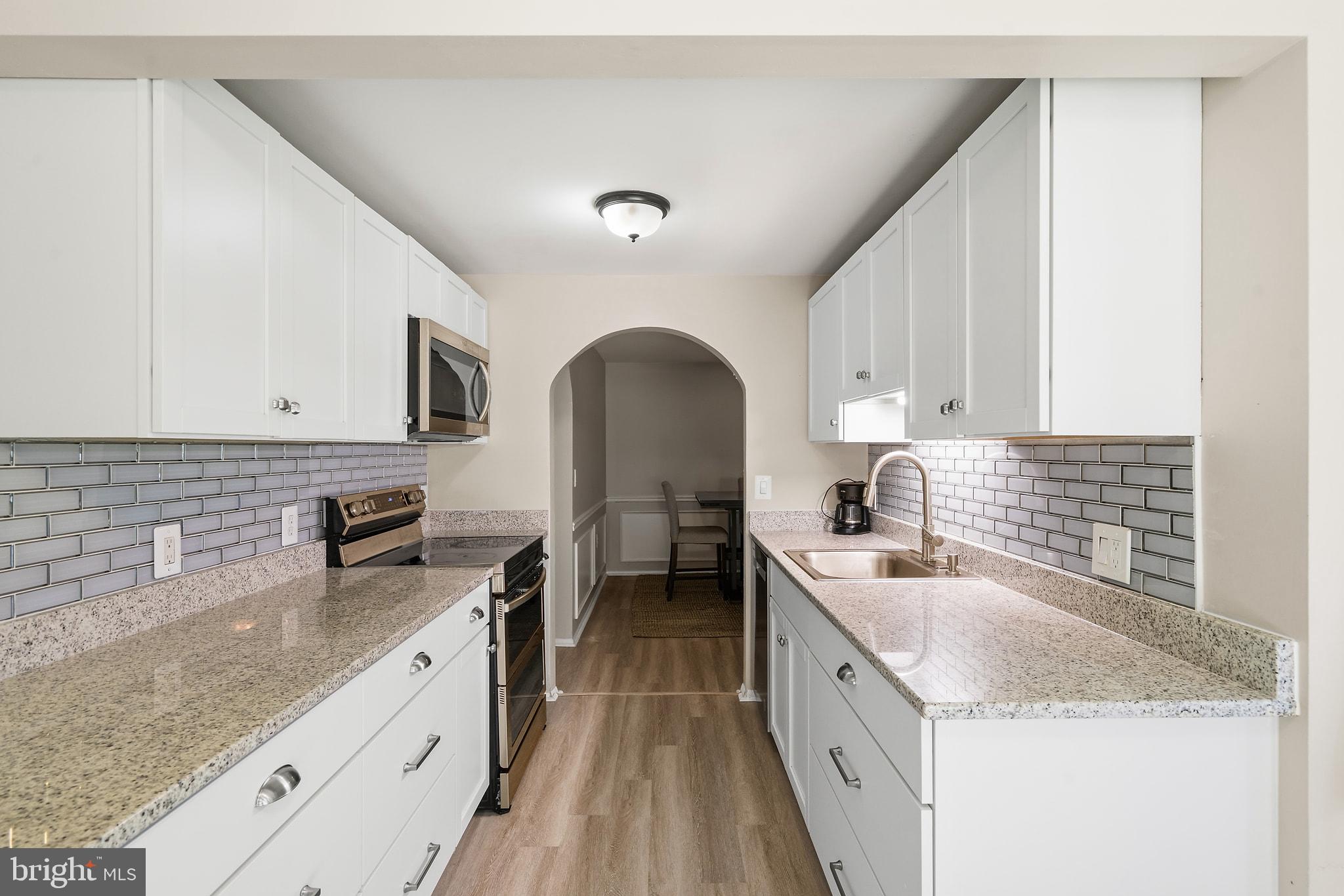 FARMINGDALE - Residential