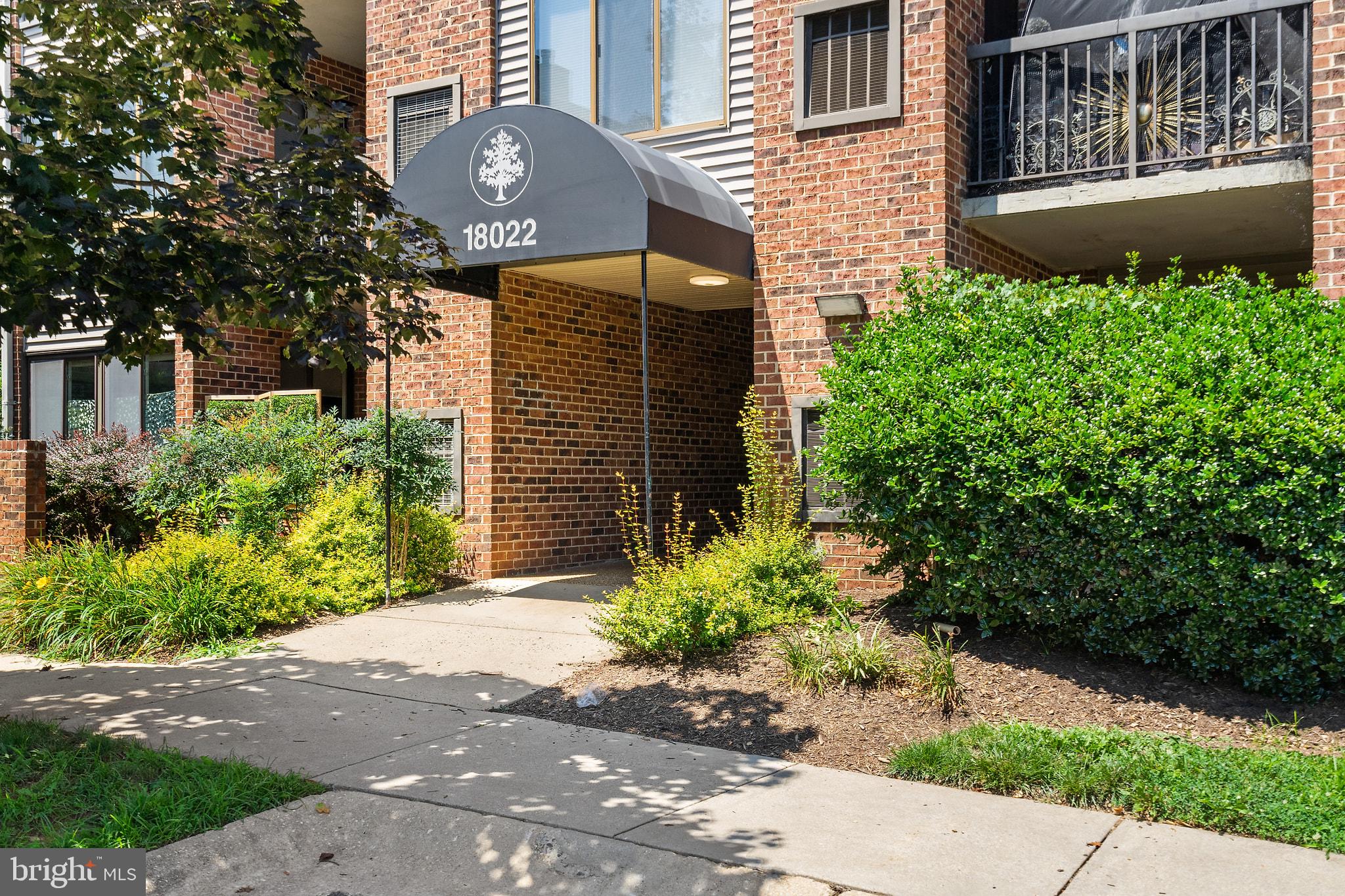 FARMINGDALE - Residential