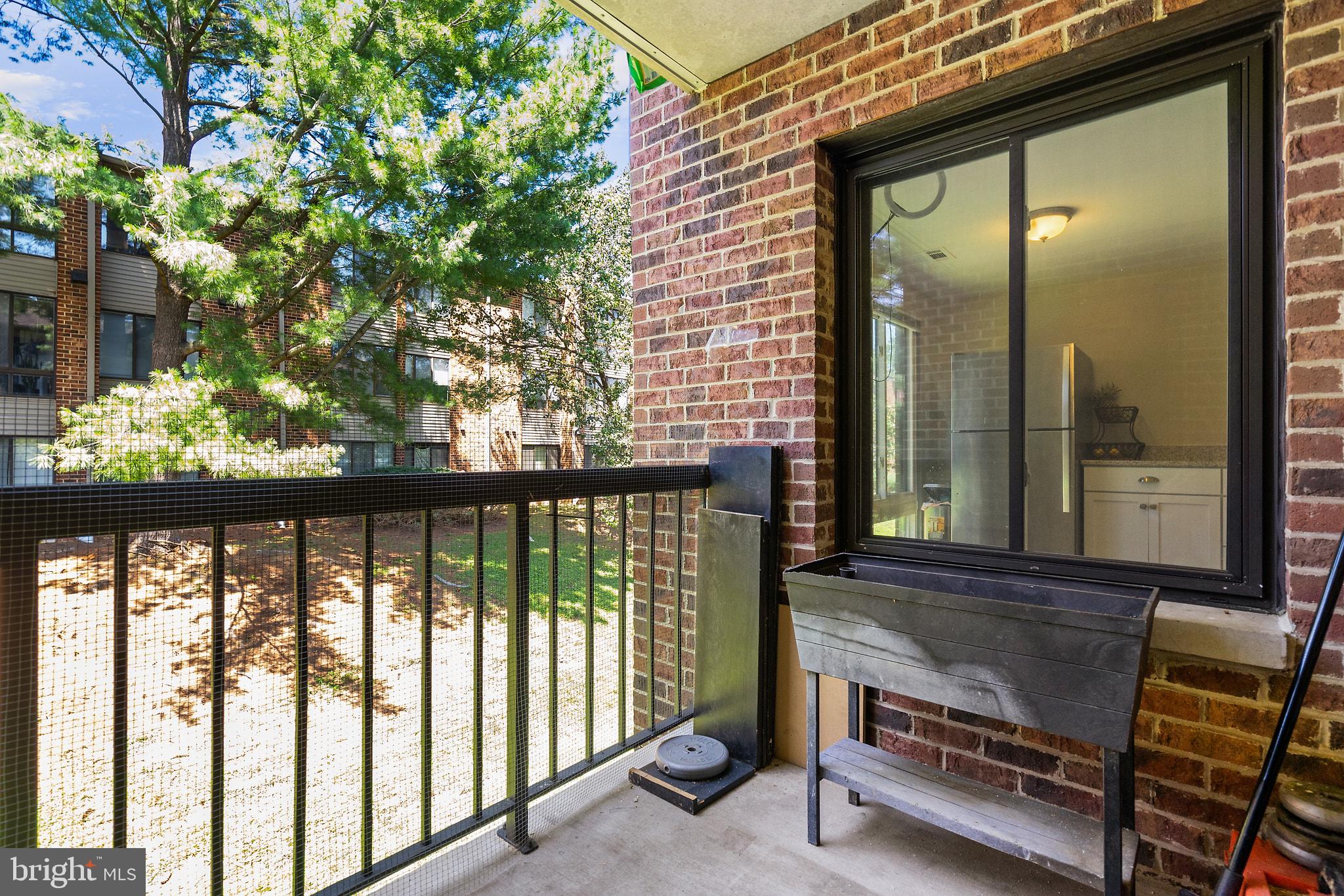 FARMINGDALE - Residential