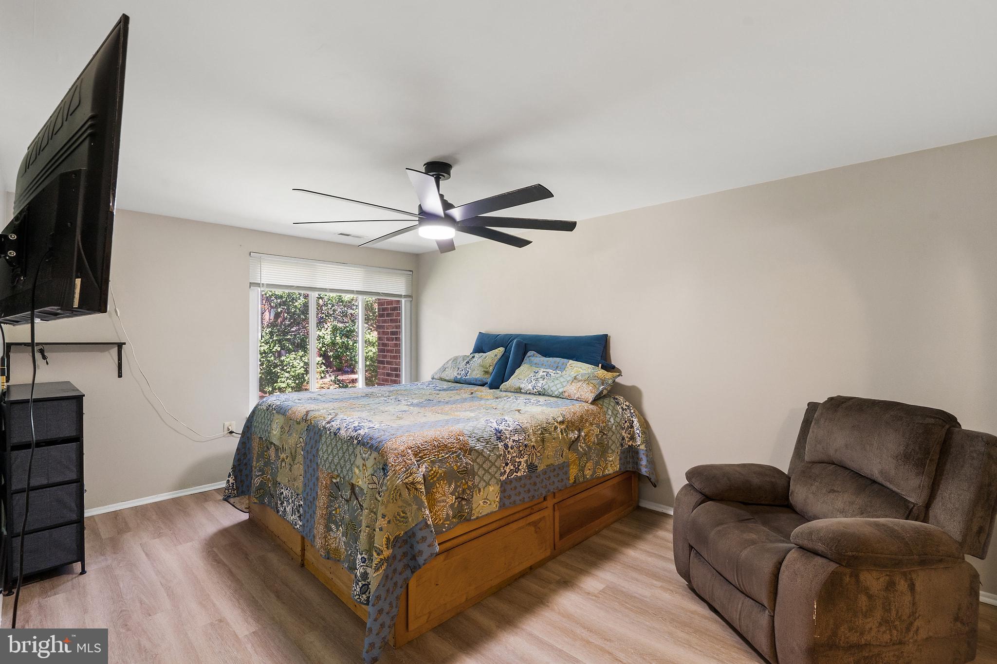FARMINGDALE - Residential