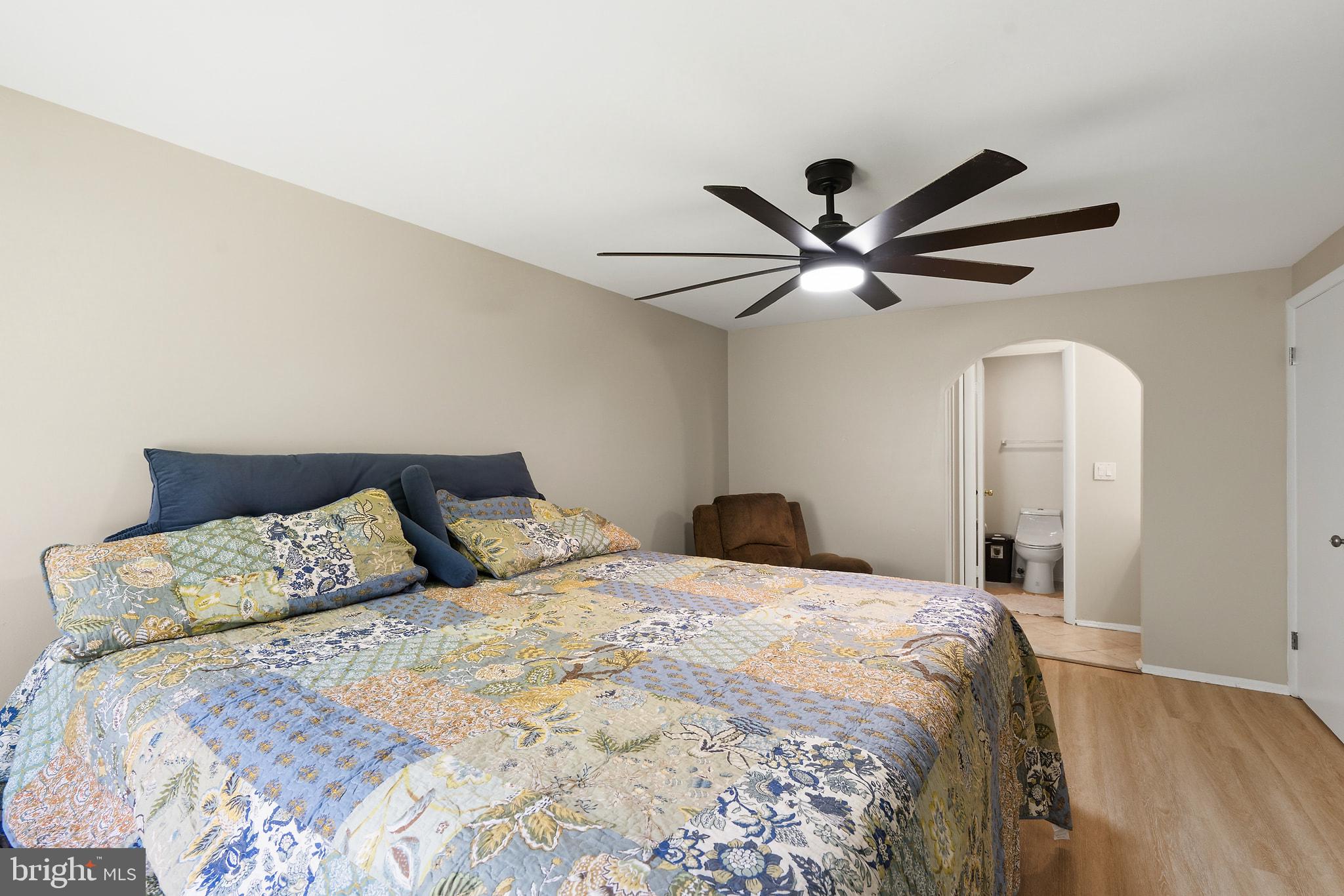 FARMINGDALE - Residential