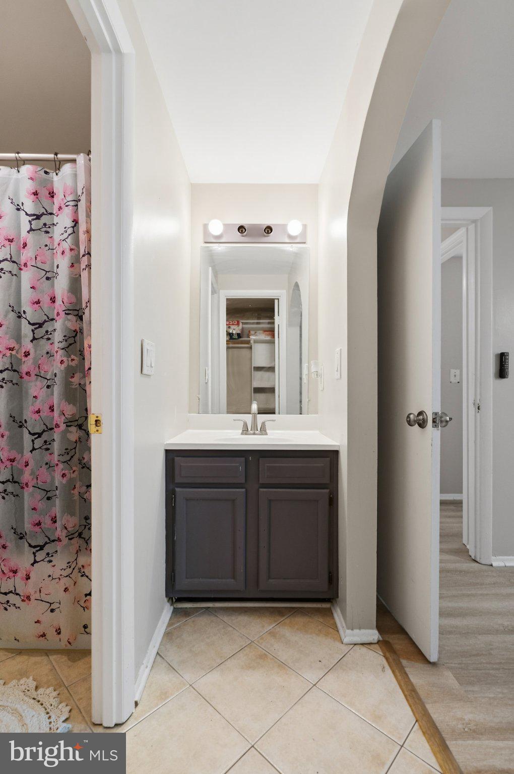 FARMINGDALE - Residential