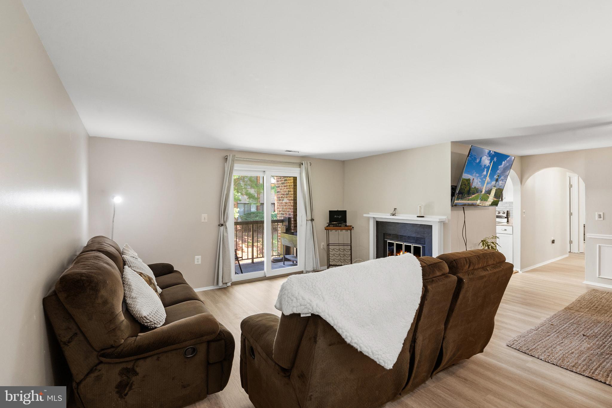 FARMINGDALE - Residential