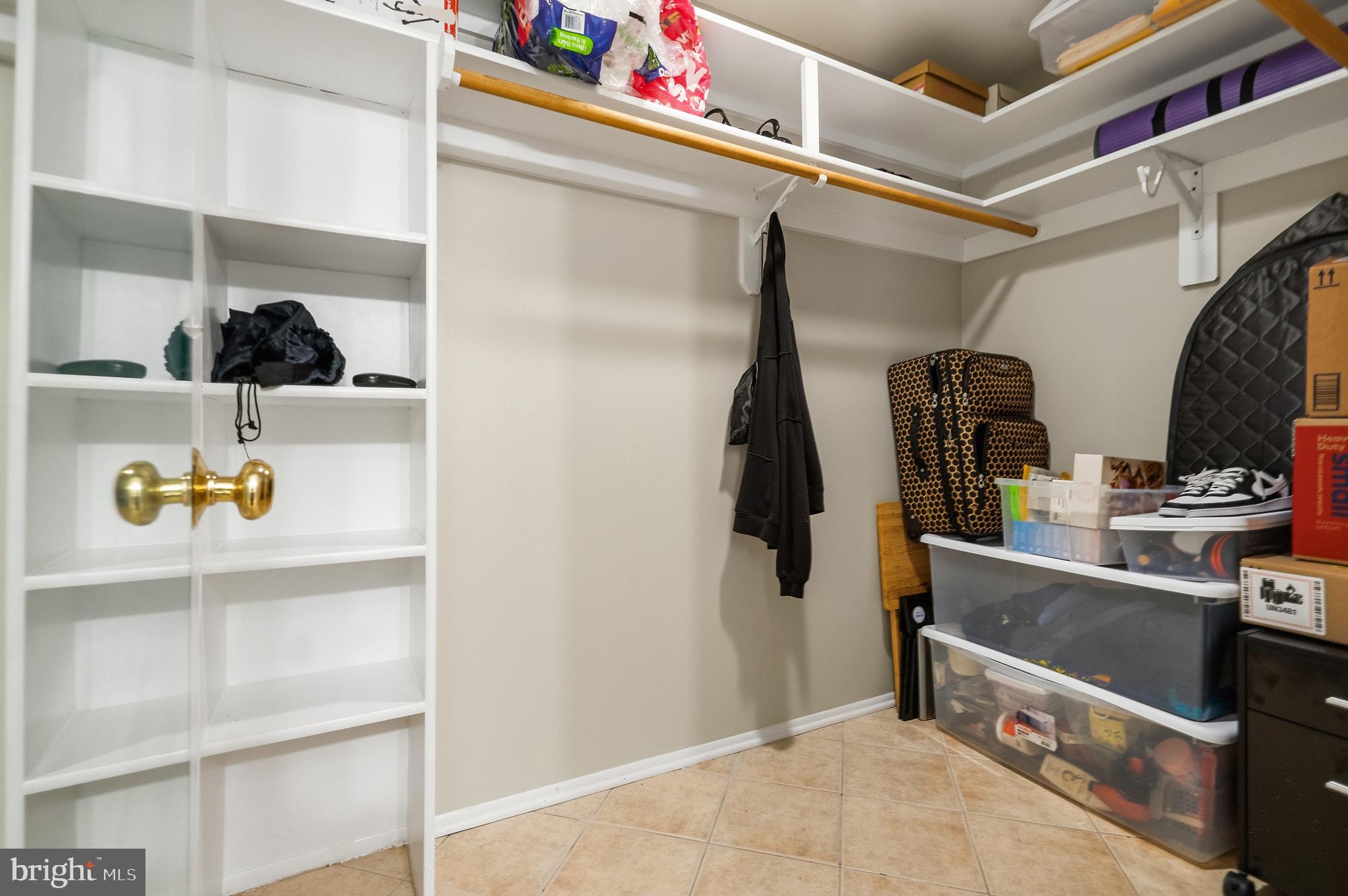 FARMINGDALE - Residential