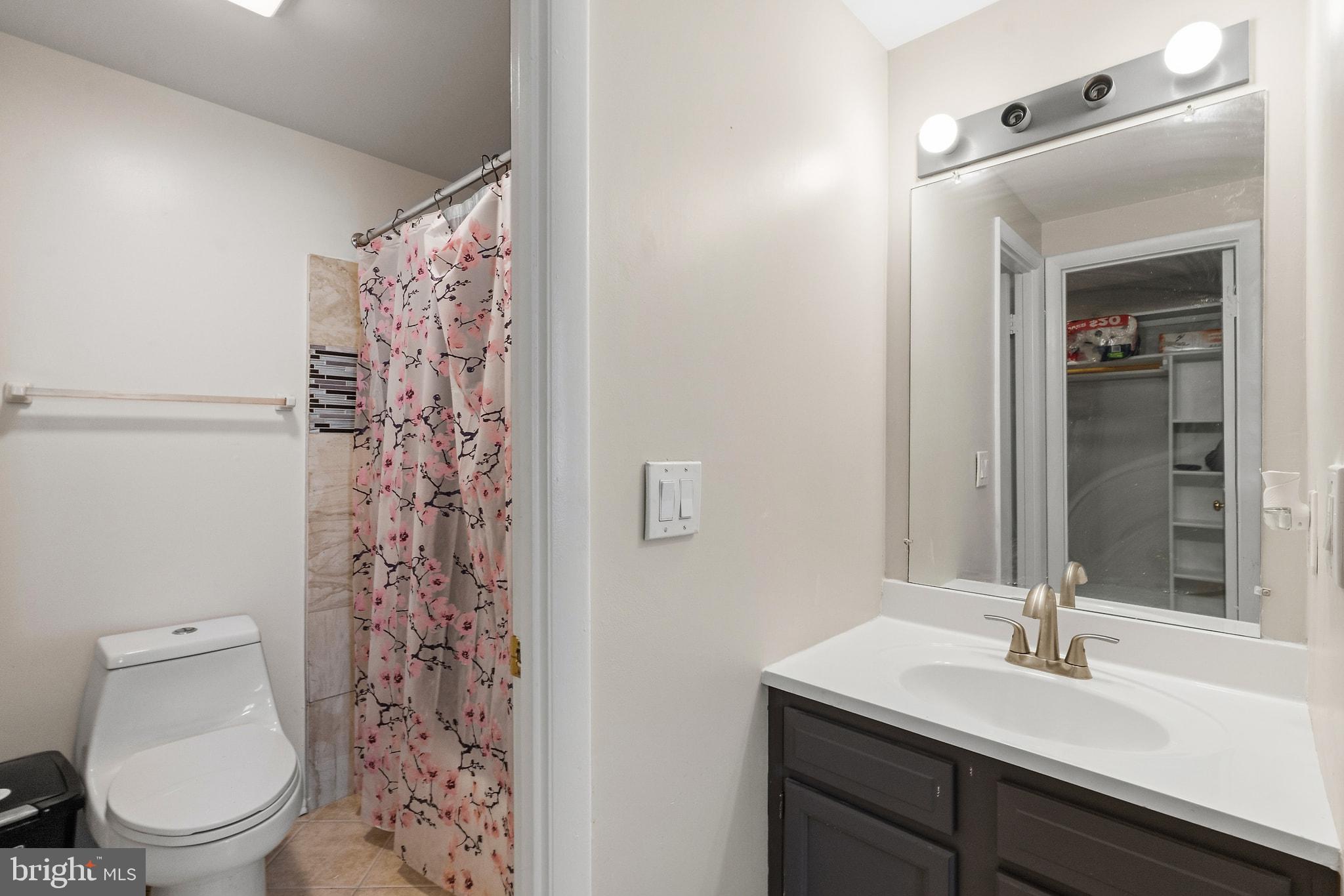 FARMINGDALE - Residential
