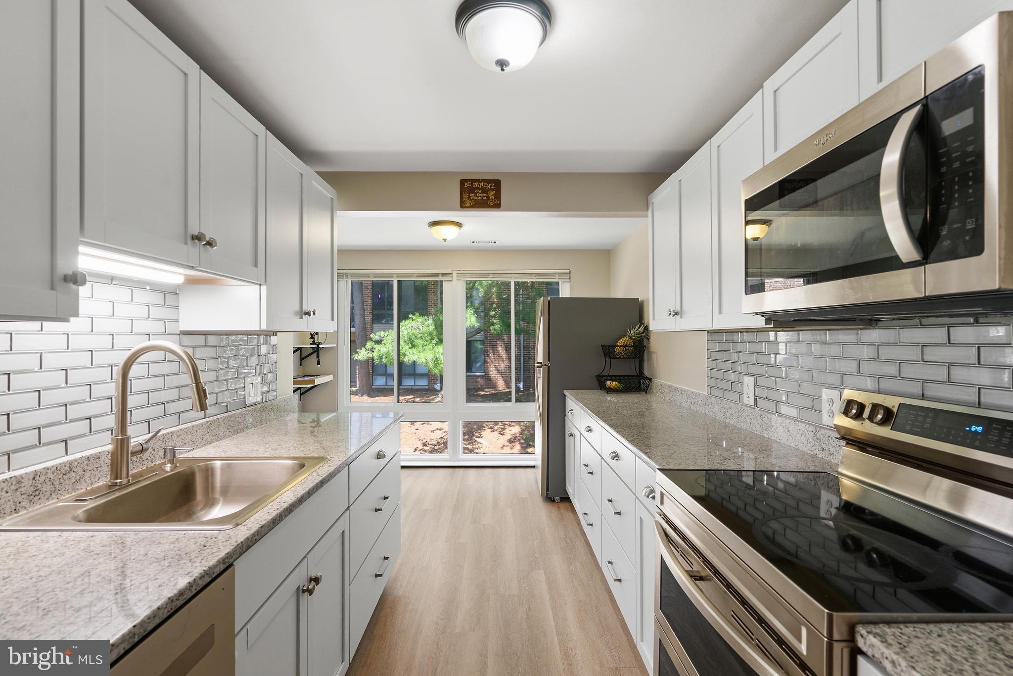 FARMINGDALE - Residential