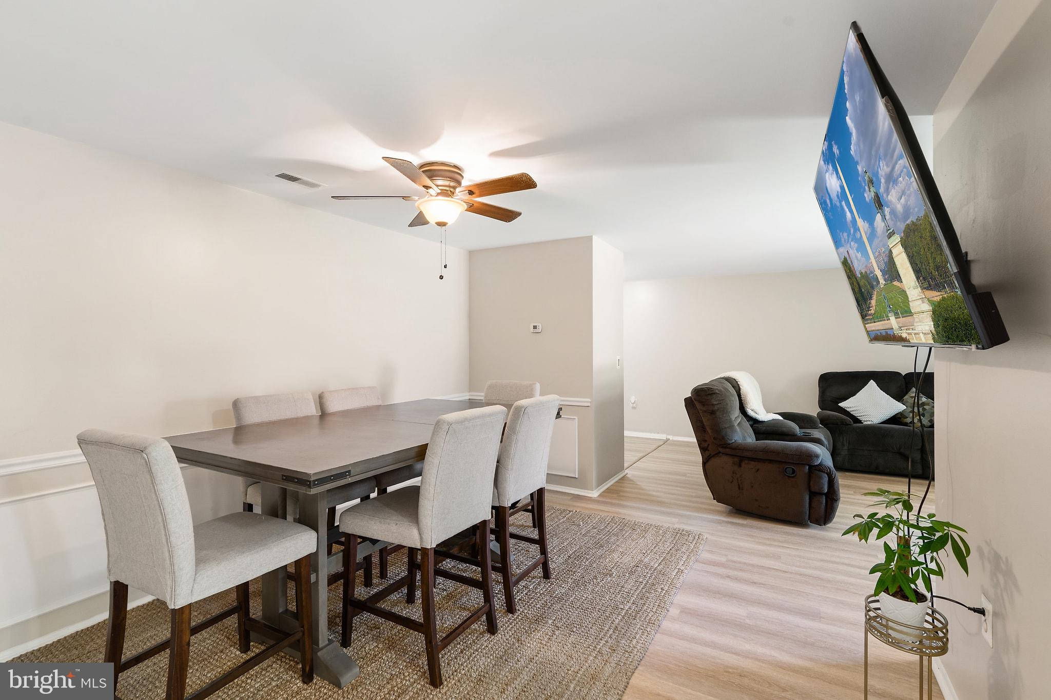 FARMINGDALE - Residential
