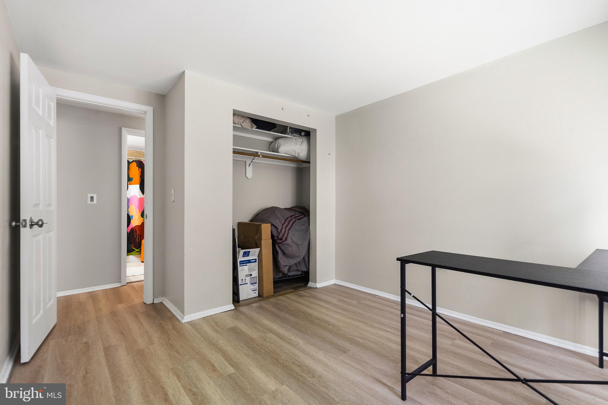 FARMINGDALE - Residential