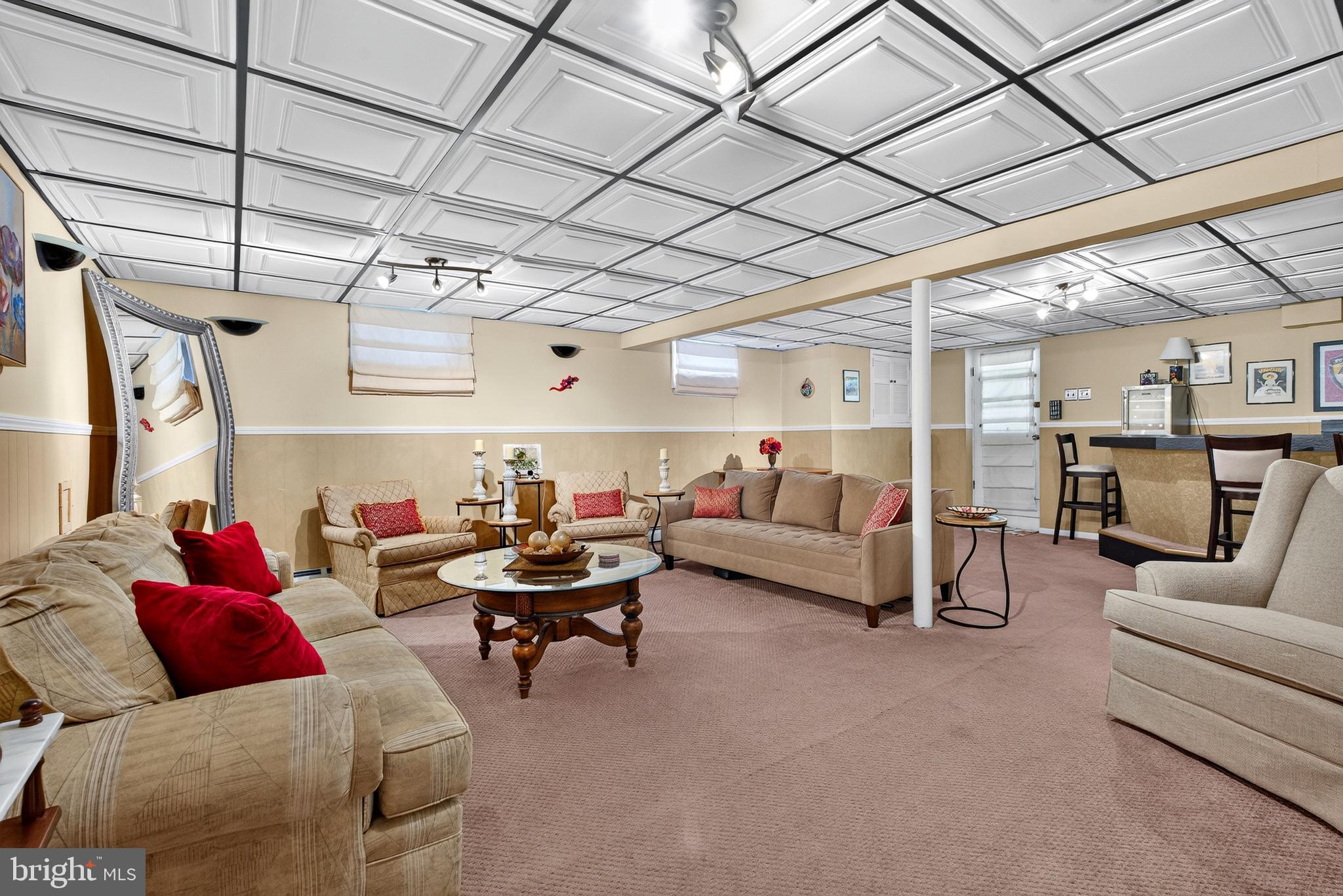 RIDGE MANOR - Residential