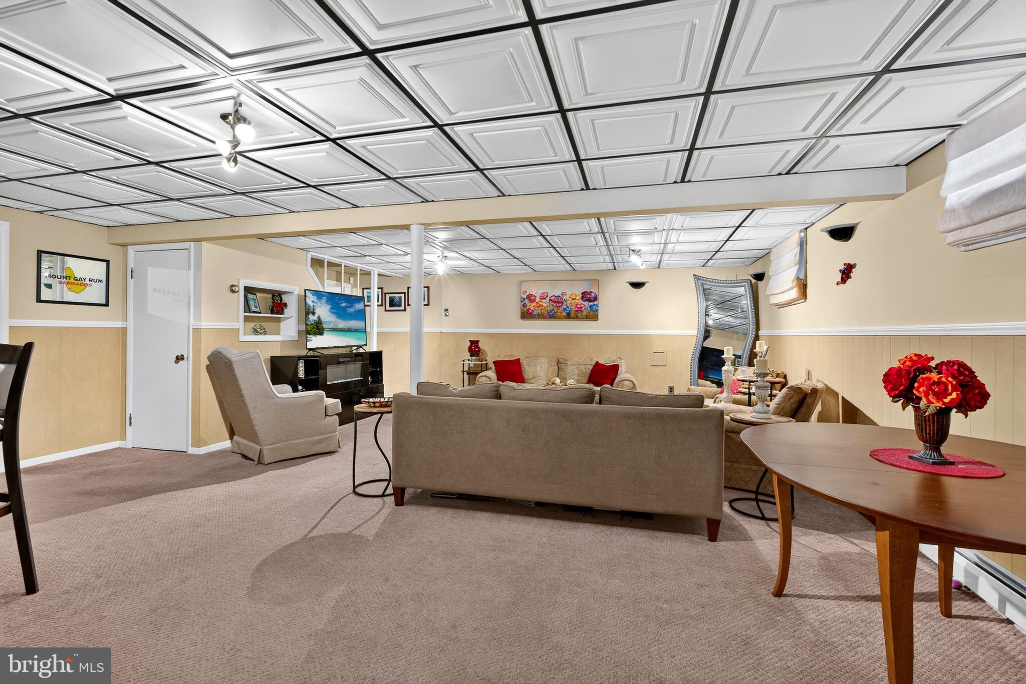 RIDGE MANOR - Residential