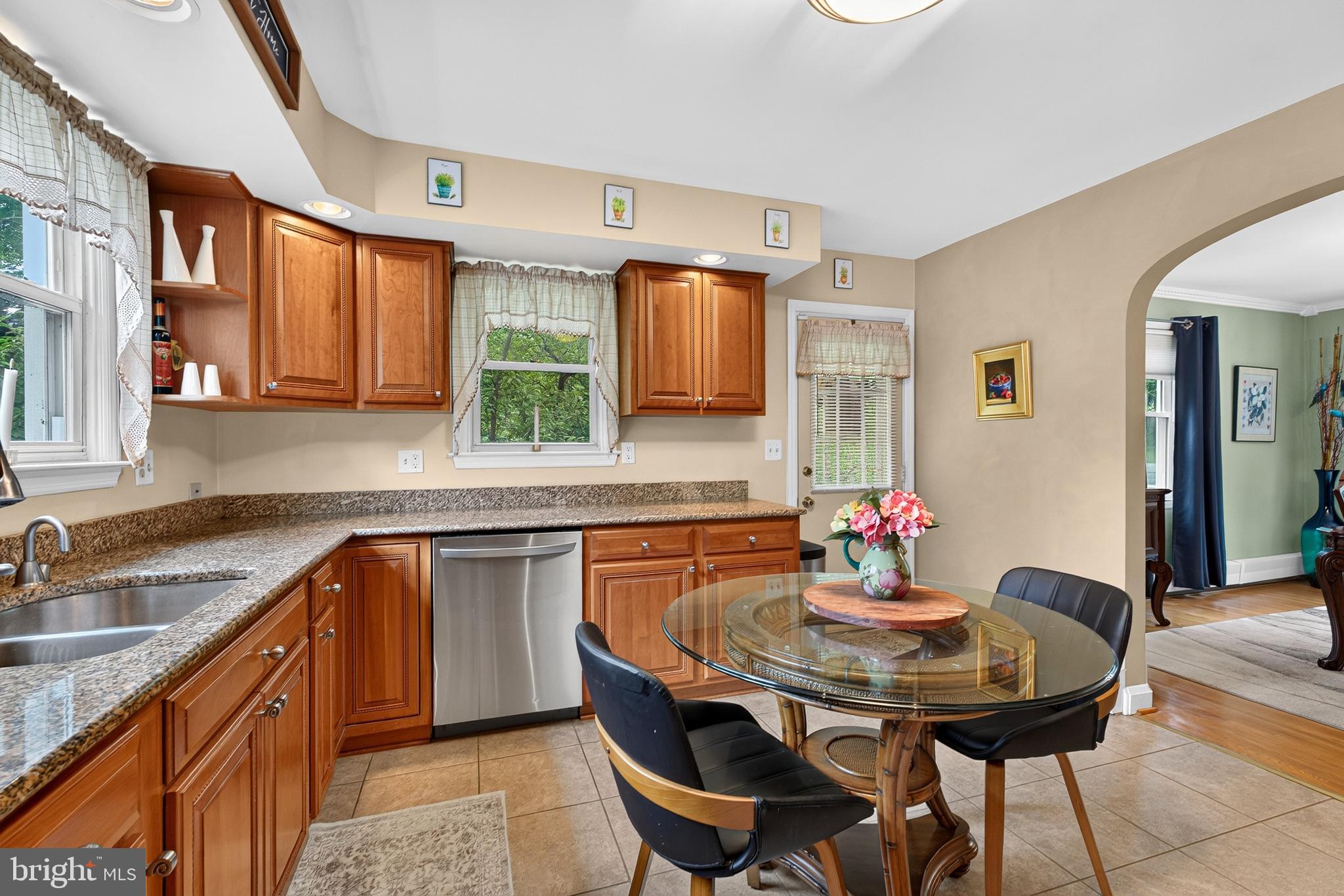 RIDGE MANOR - Residential