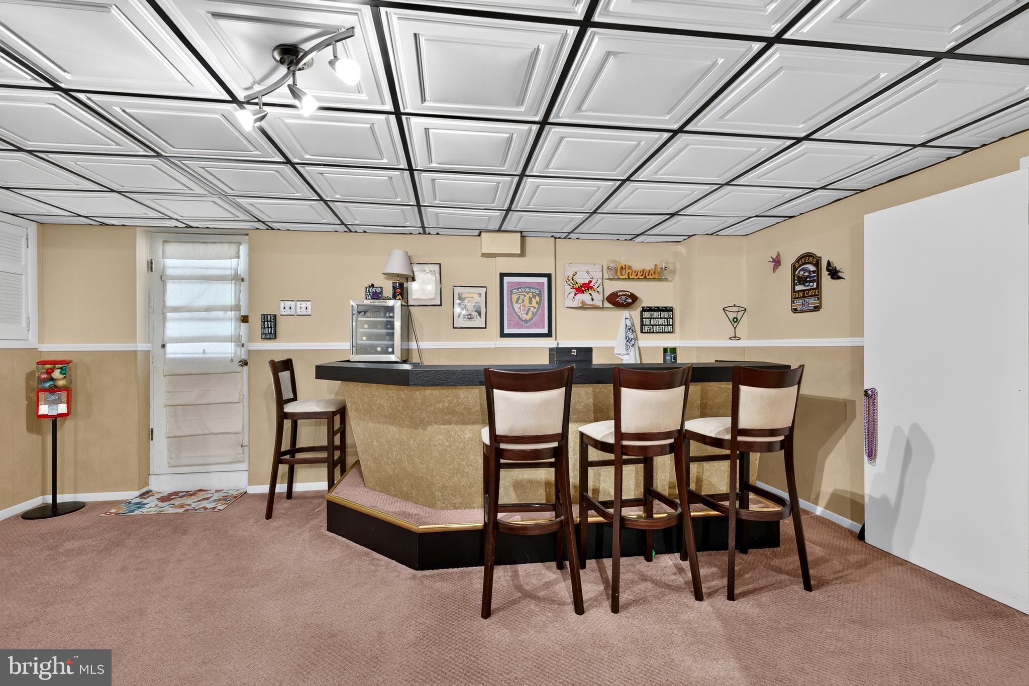 RIDGE MANOR - Residential