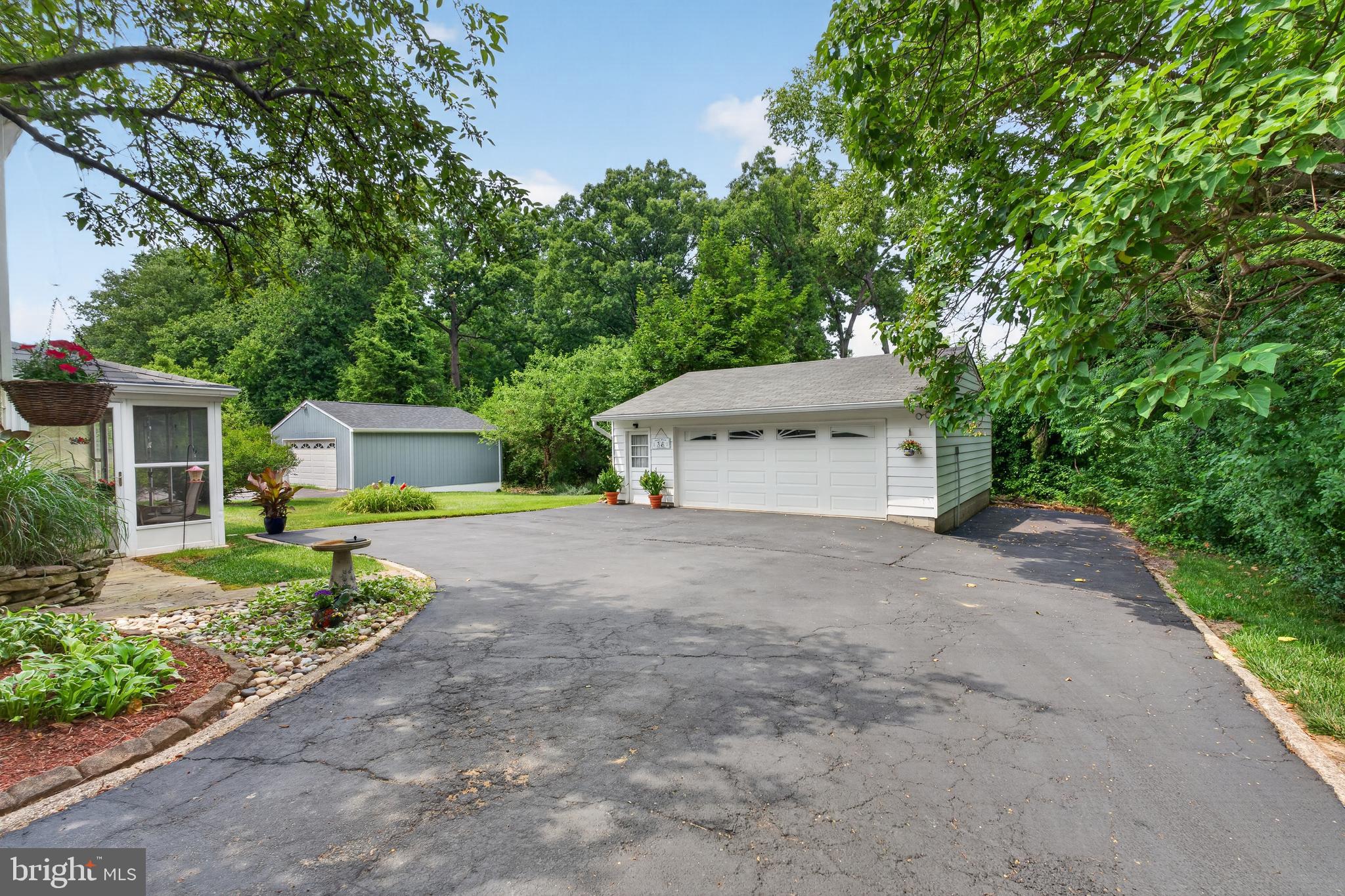 RIDGE MANOR - Residential