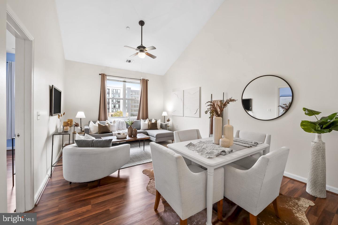 PIERSIDE AT HARBORVIEW - Residential