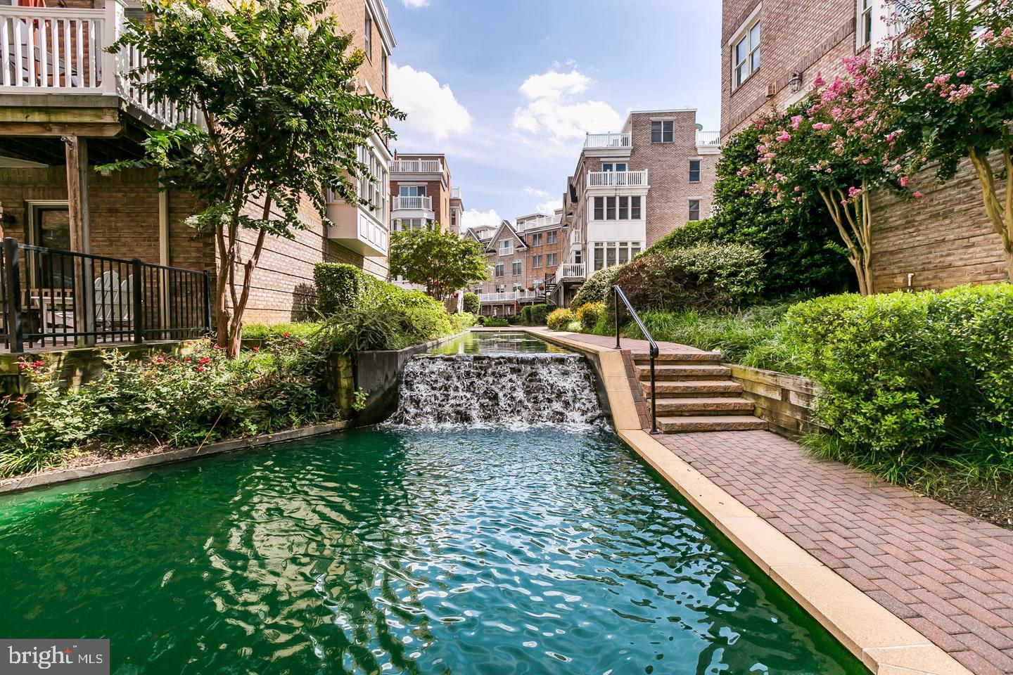 PIERSIDE AT HARBORVIEW - Residential