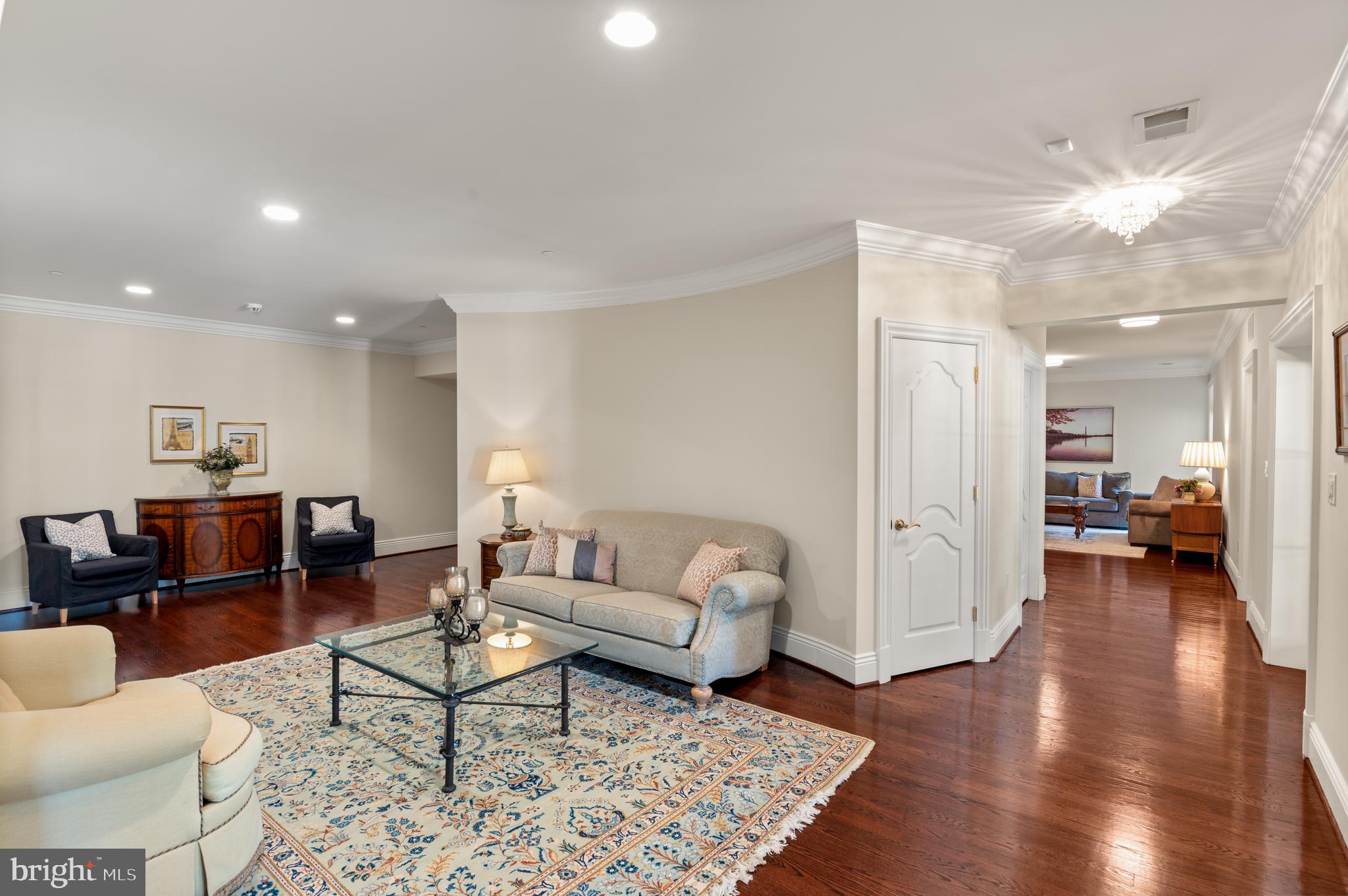 POTOMAC VILLAGE - Residential