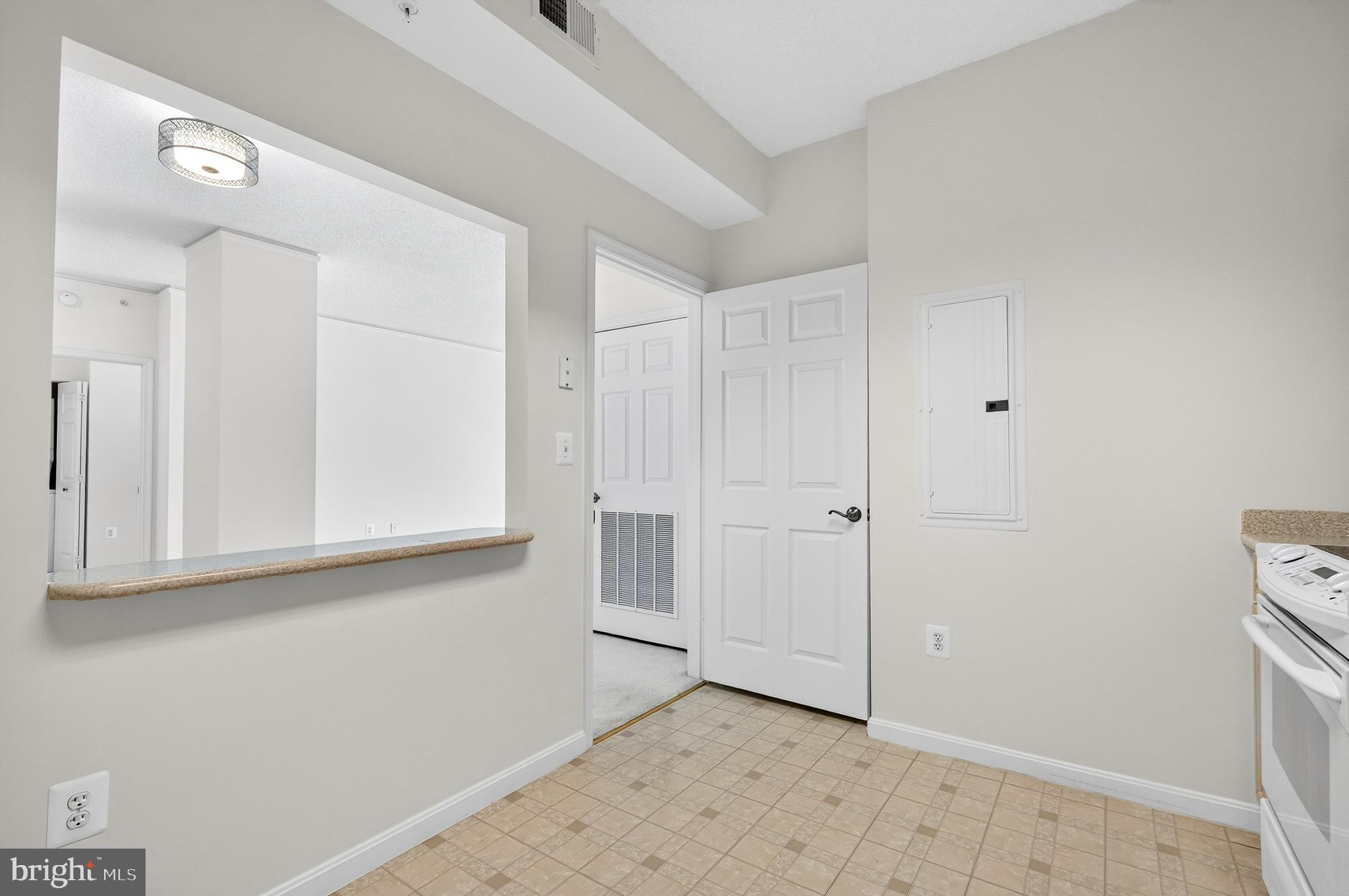 LANSDOWNE WOODS - Residential