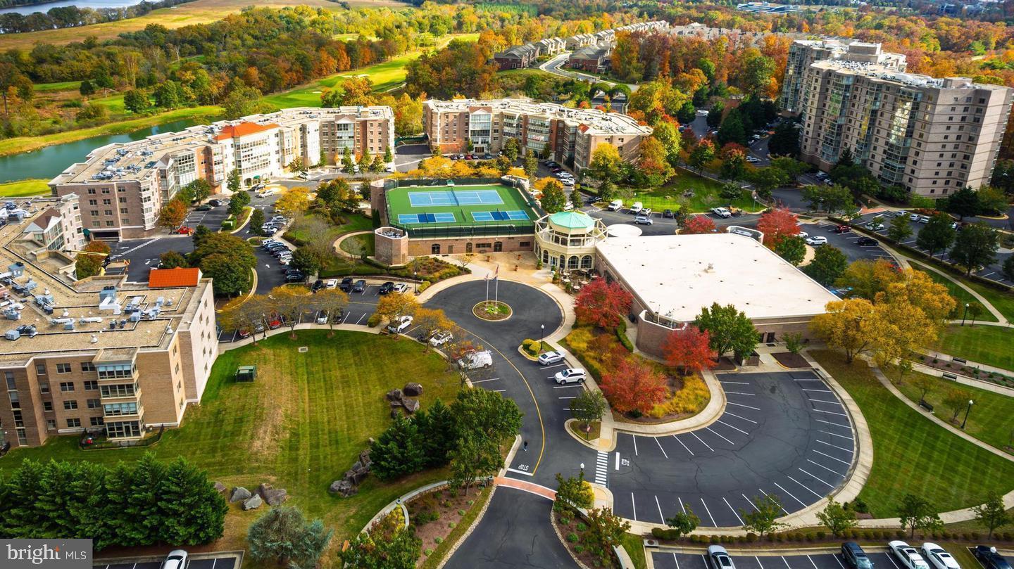 LANSDOWNE WOODS - Residential