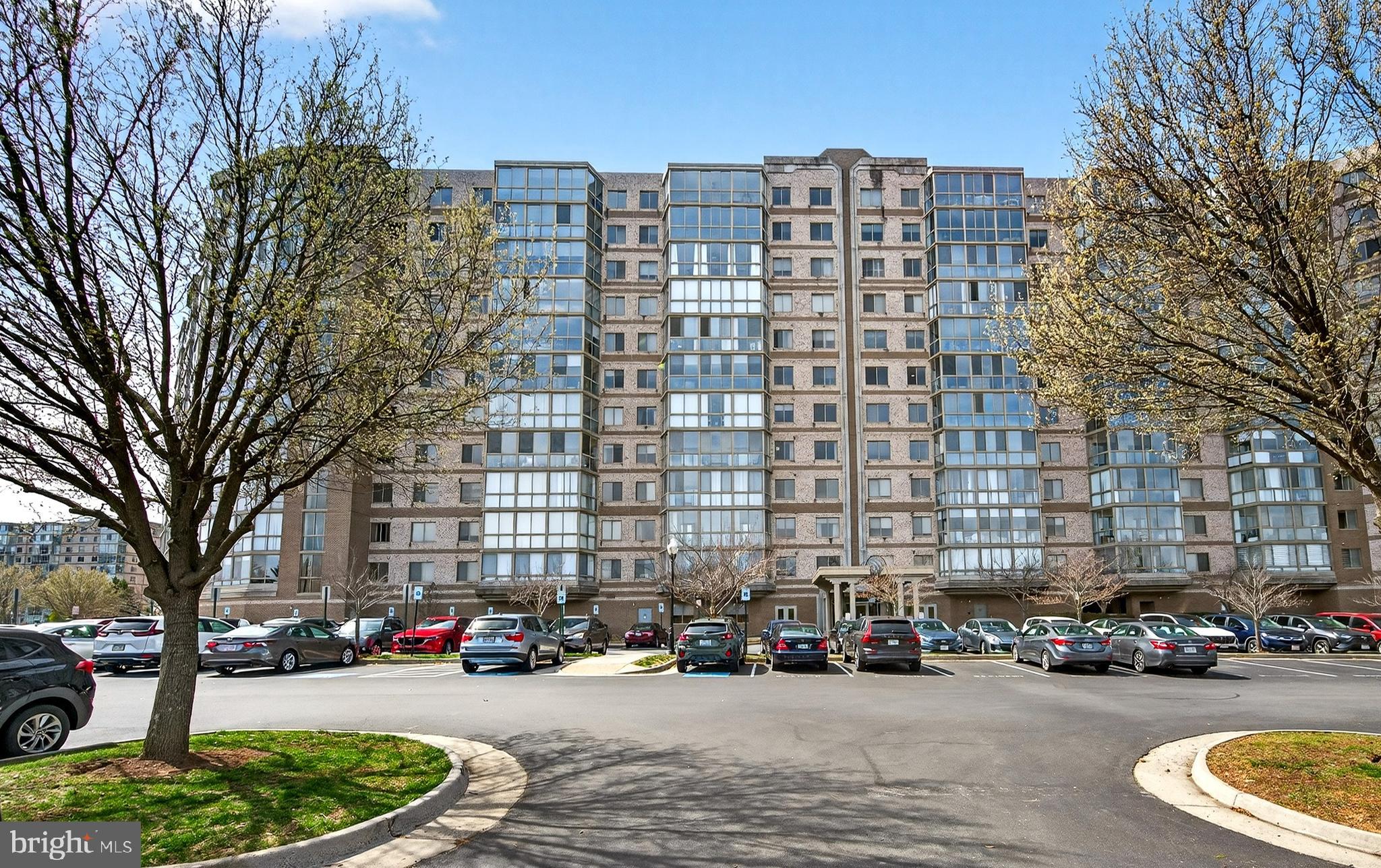LANSDOWNE WOODS - Residential