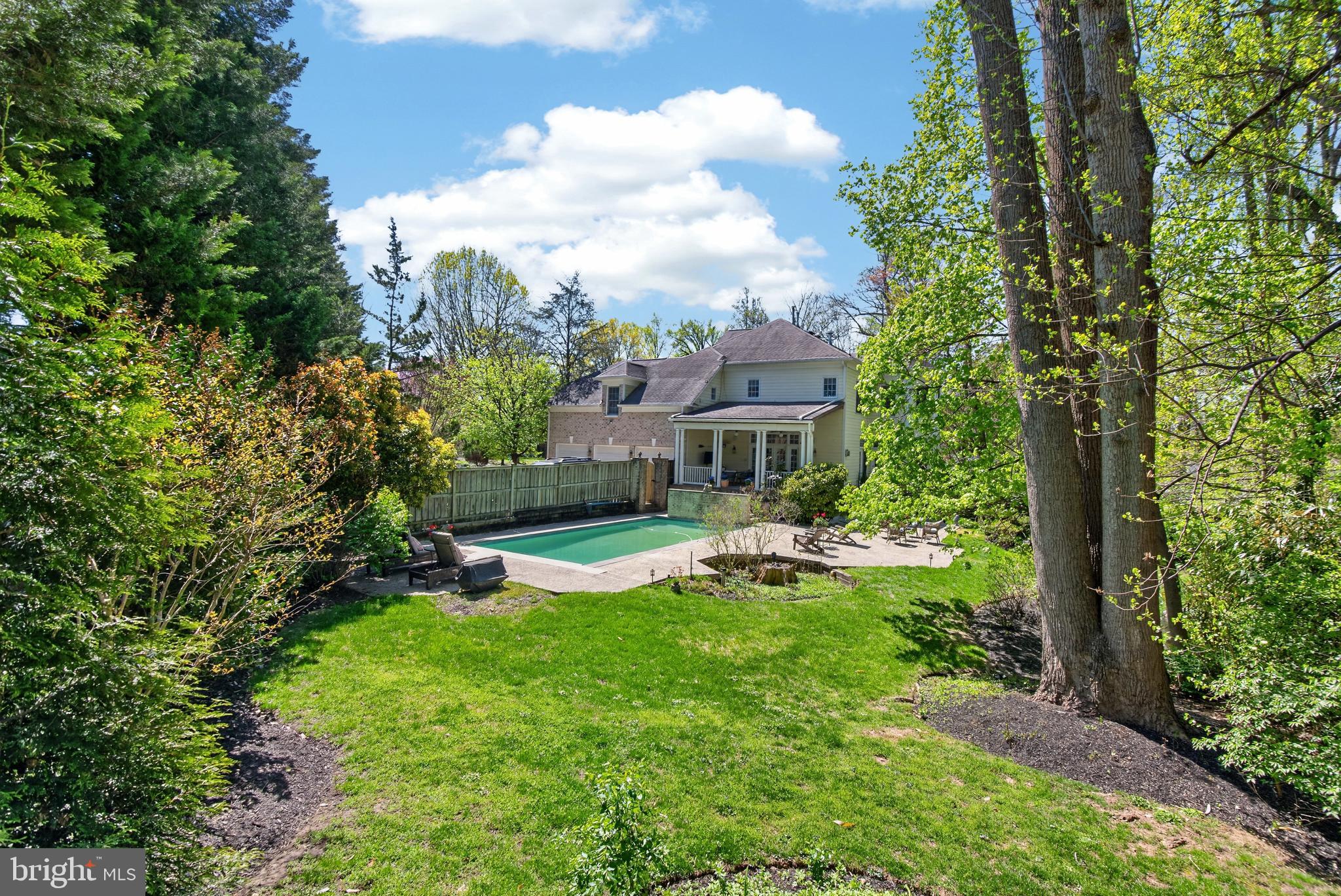 BETHESDA OUTSIDE - Residential