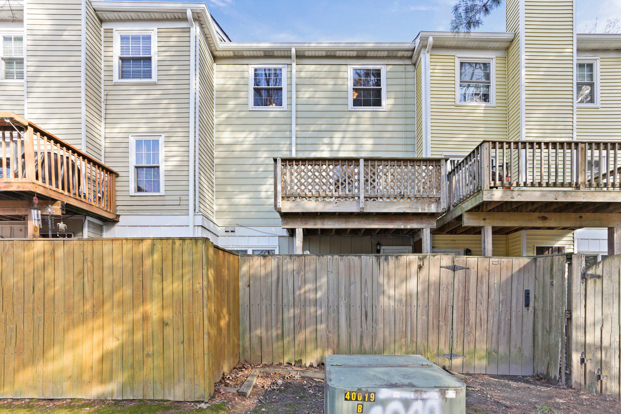 CROFTON MEWS CONDO - Residential