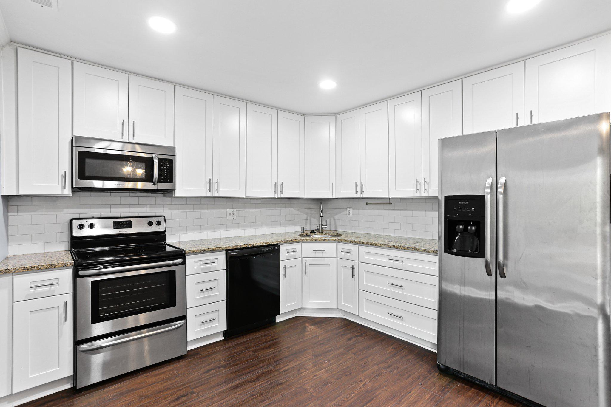 CROFTON MEWS CONDO - Residential
