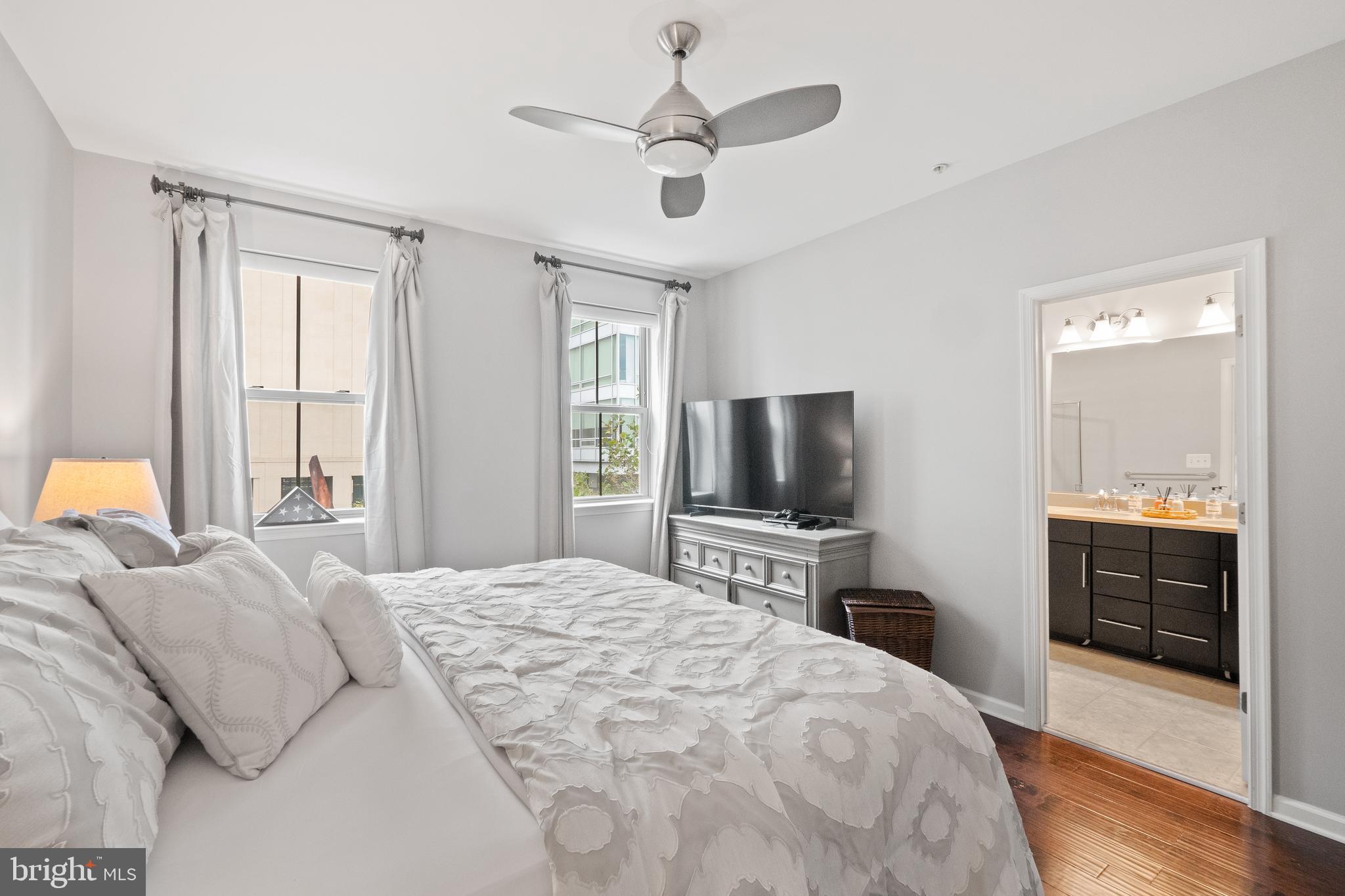 LOCUST POINT - Residential