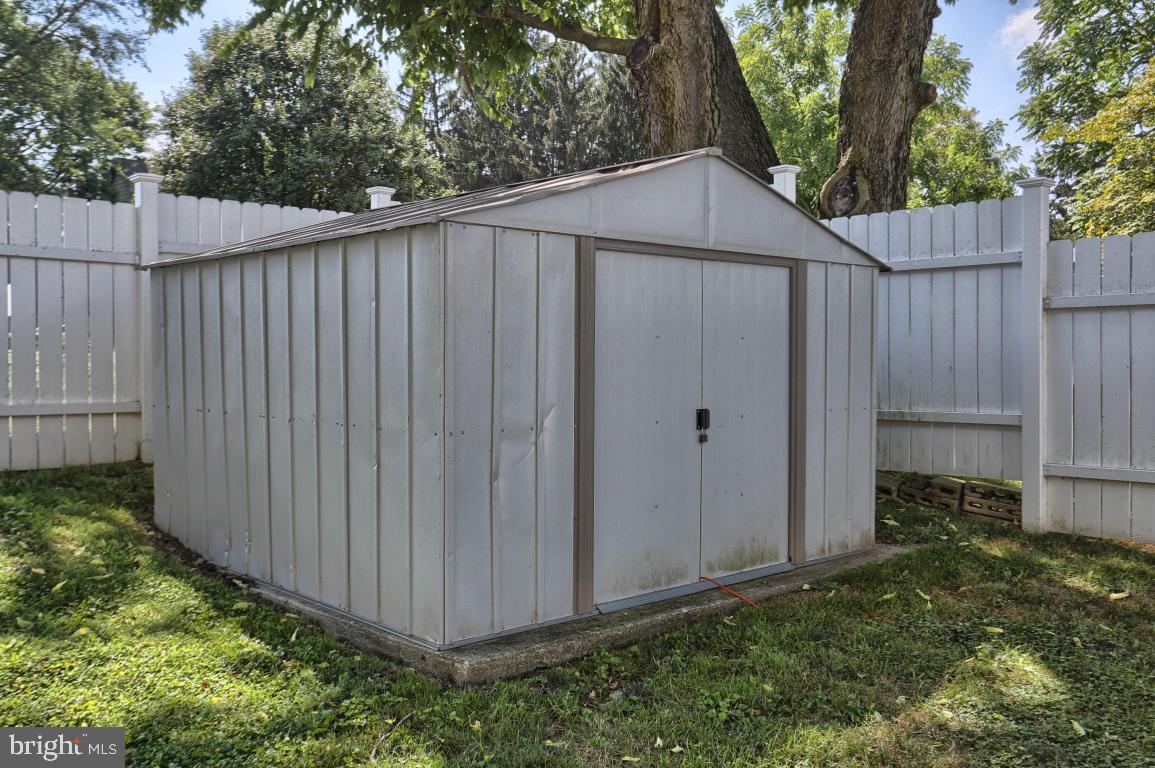GLEN MOORE - Residential