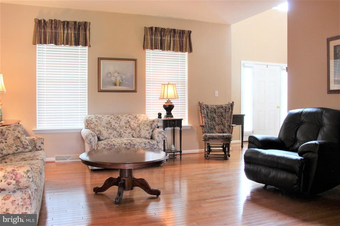 VINTAGE ACRES - Residential