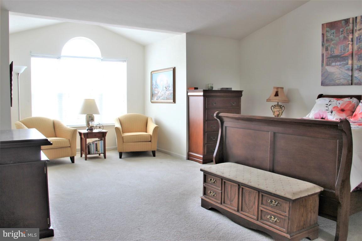 VINTAGE ACRES - Residential