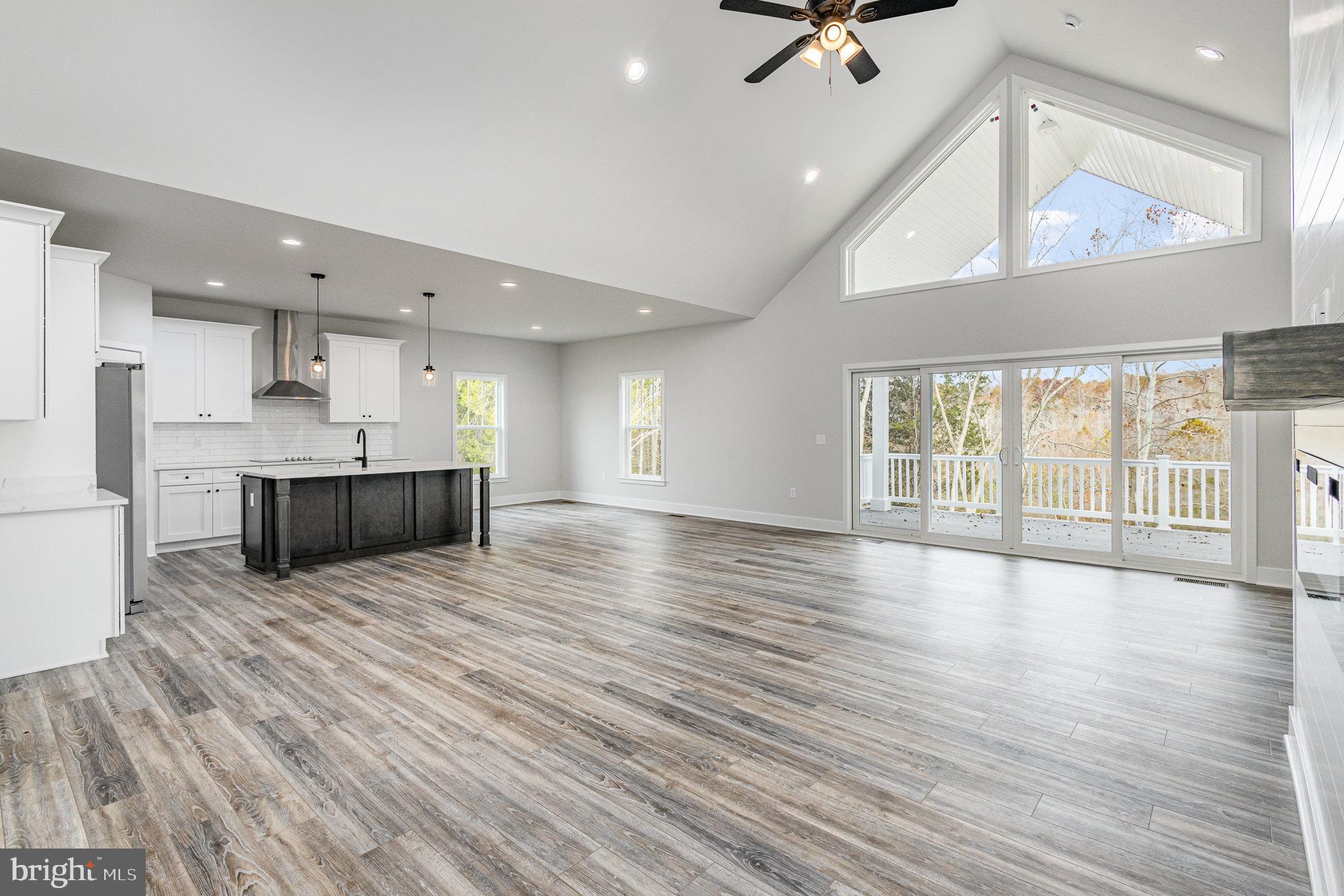 NOAHS LANDING - Residential