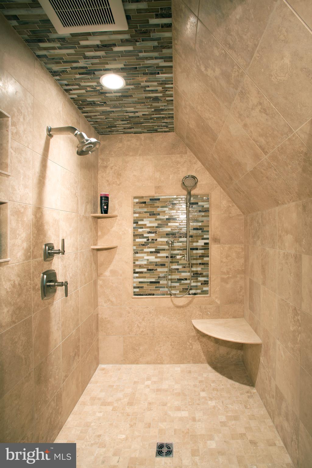 OCCOQUAN OAKS - Residential
