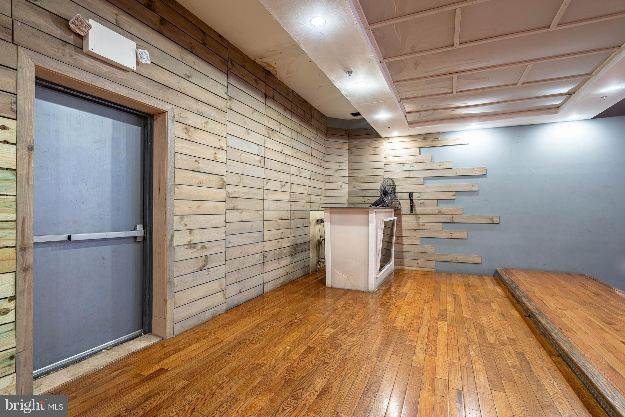 FELTONVILLE - Commercial Sale