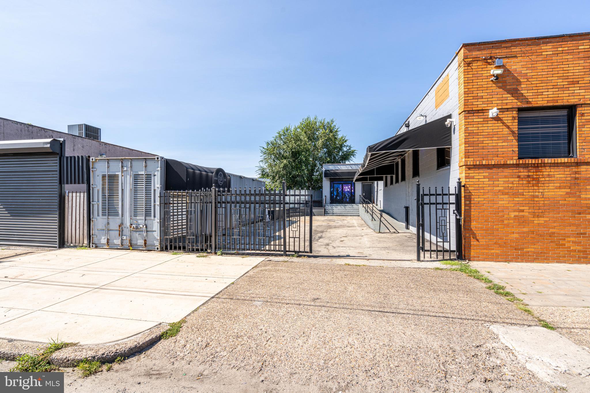 FELTONVILLE - Commercial Sale