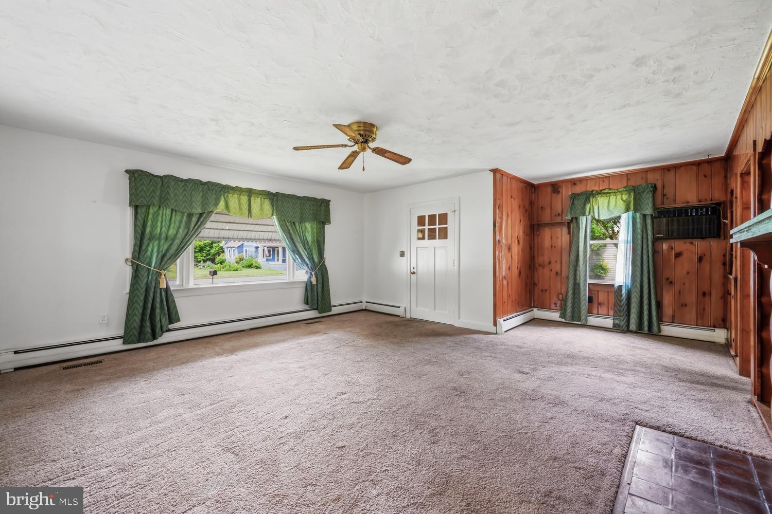 EASTON - Residential