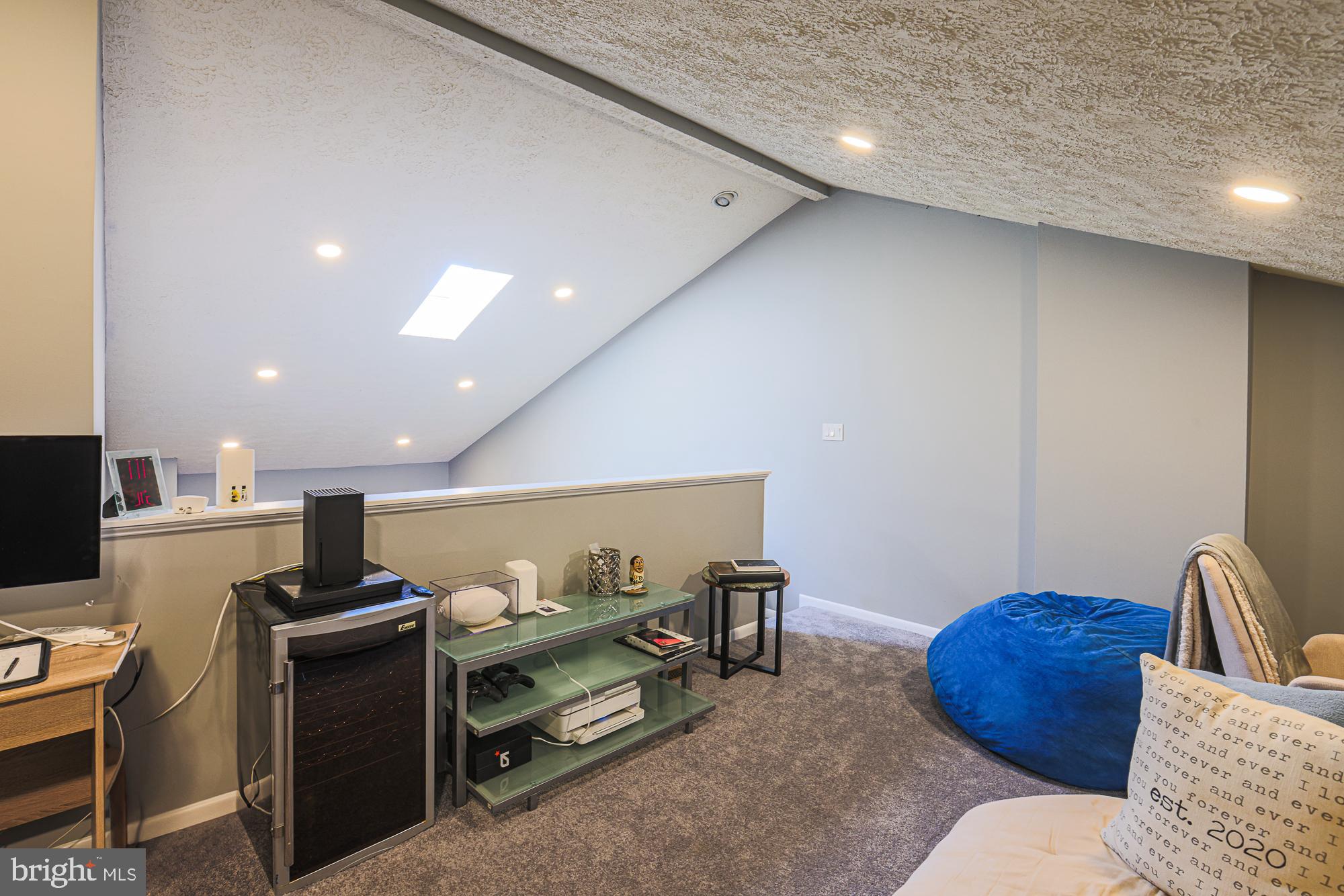 THE FALLS - Residential Lease