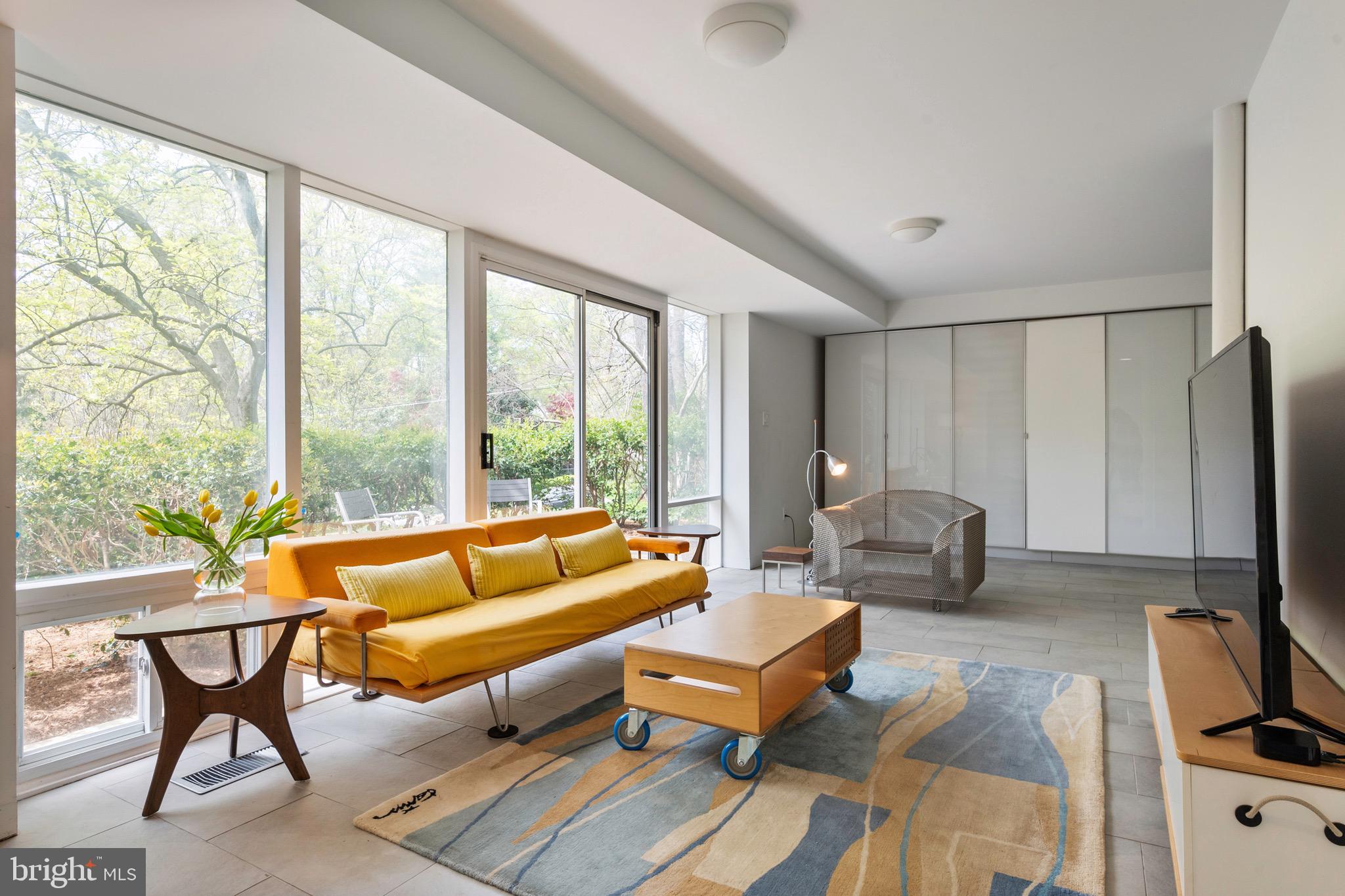 HOLLIN HILLS - Residential