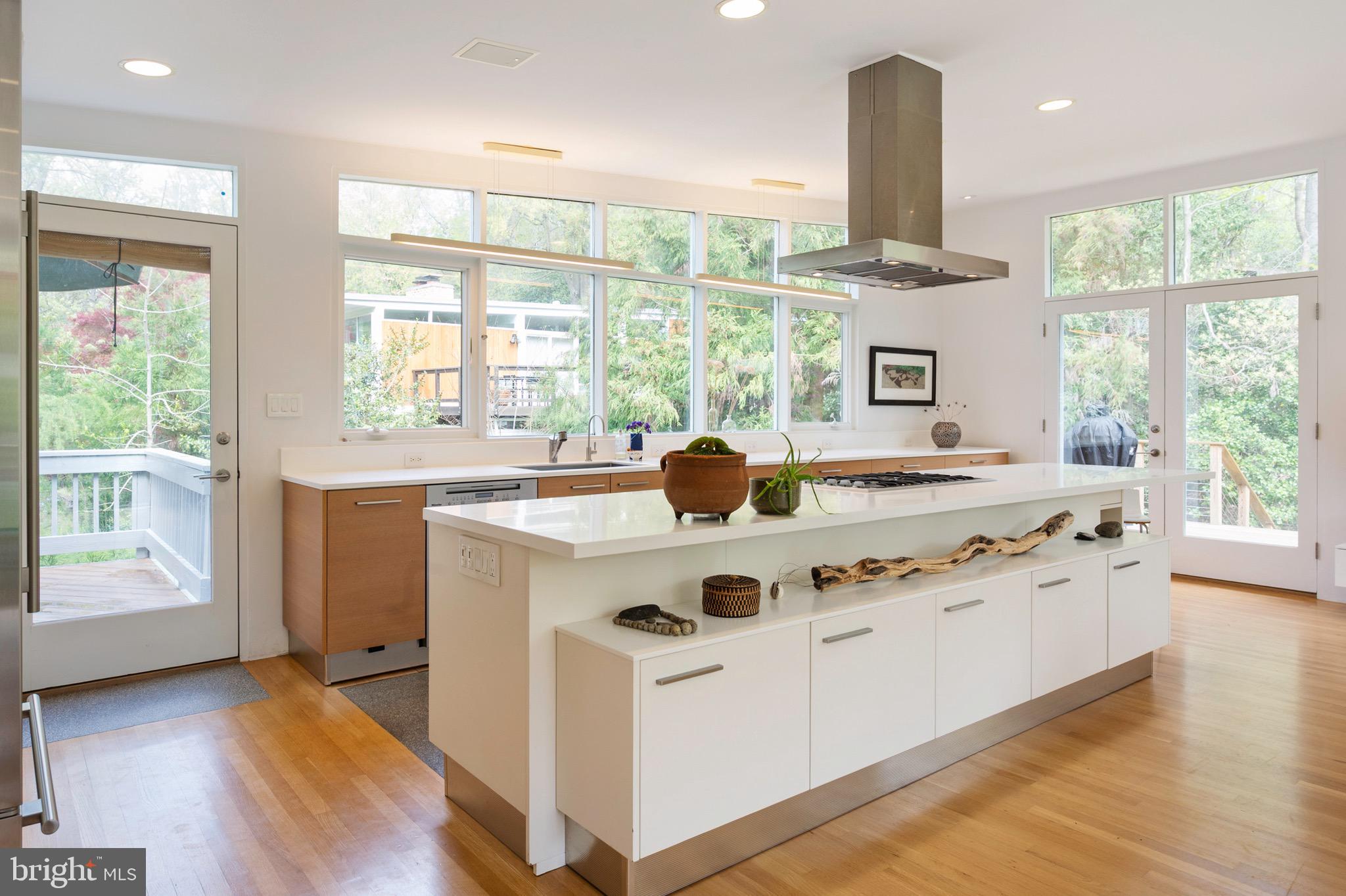 HOLLIN HILLS - Residential