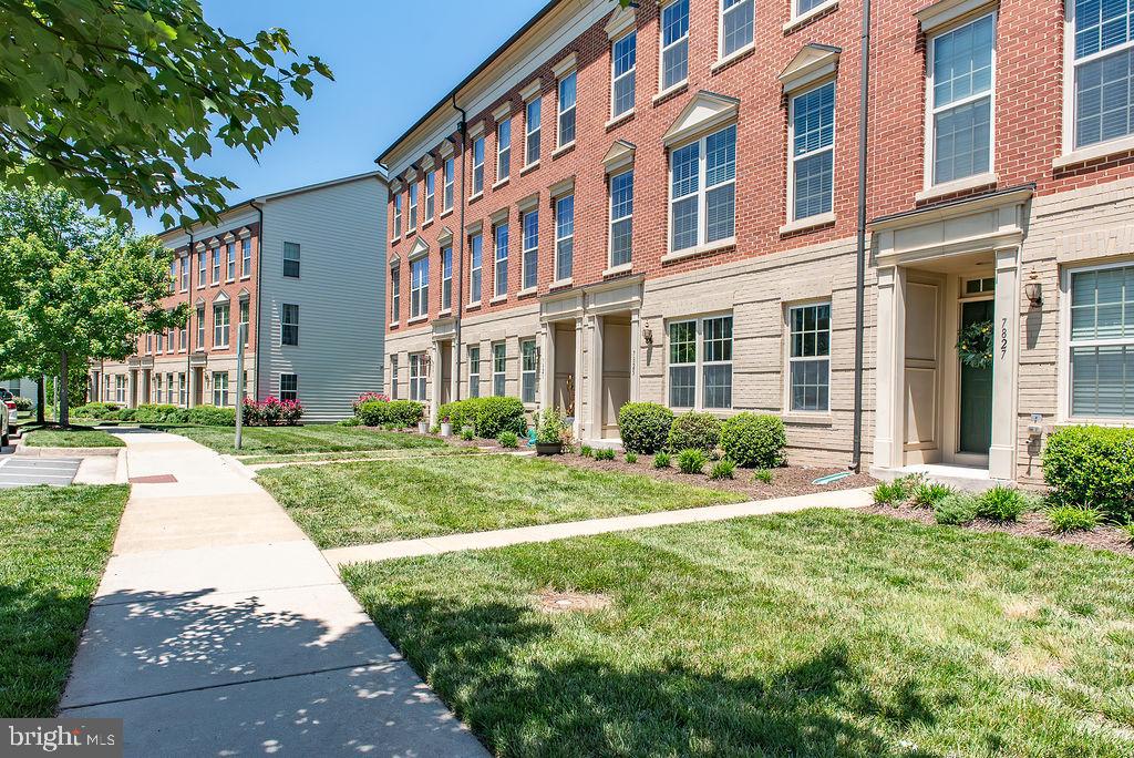 MADISON CRESCENT - Residential