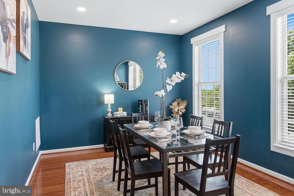 MADISON CRESCENT - Residential