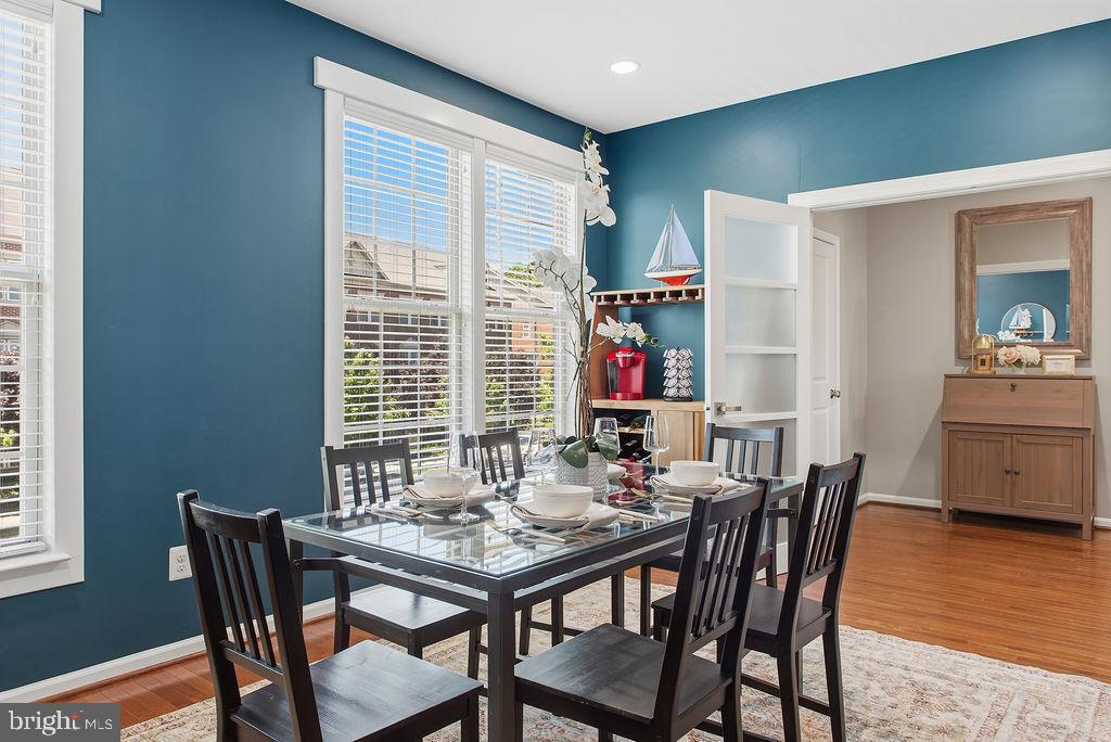 MADISON CRESCENT - Residential
