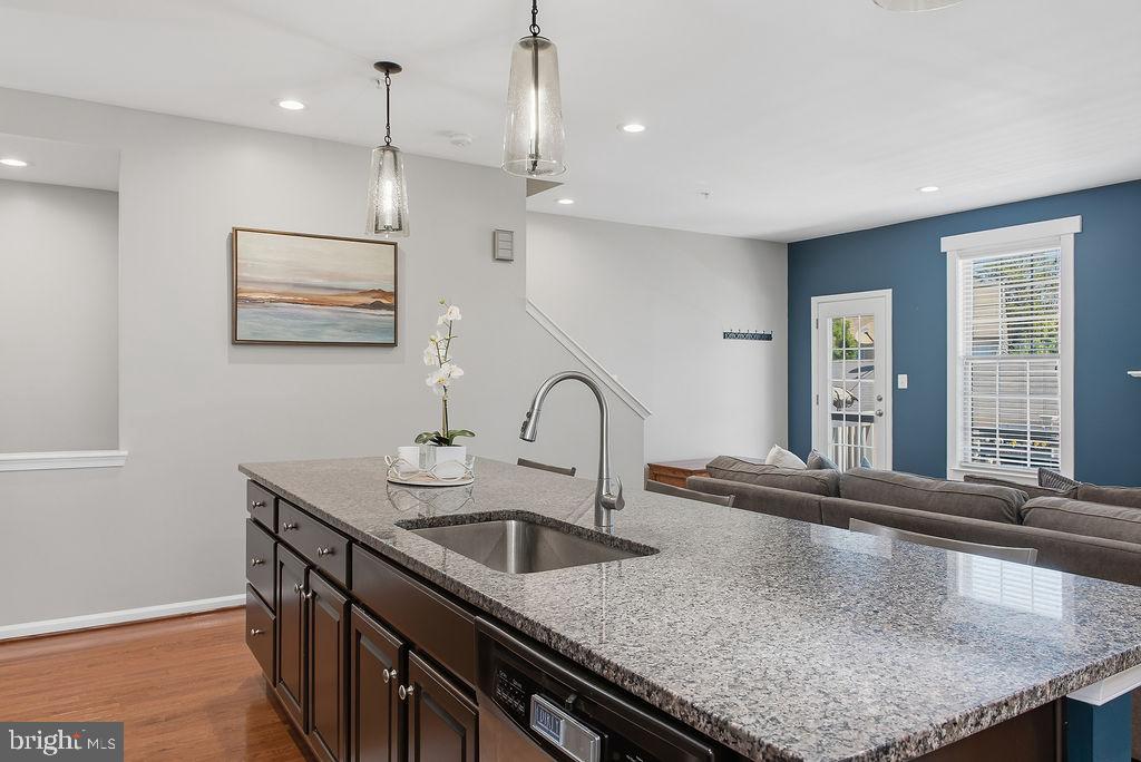 MADISON CRESCENT - Residential